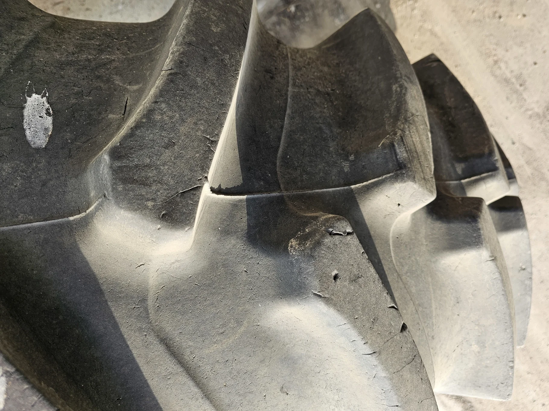 Used 75% 480/80R50 Firestone Radial Deep Tread 23 R-1W (159B) TL on a 15 x 50 JD Yellow 12 Bo image 6