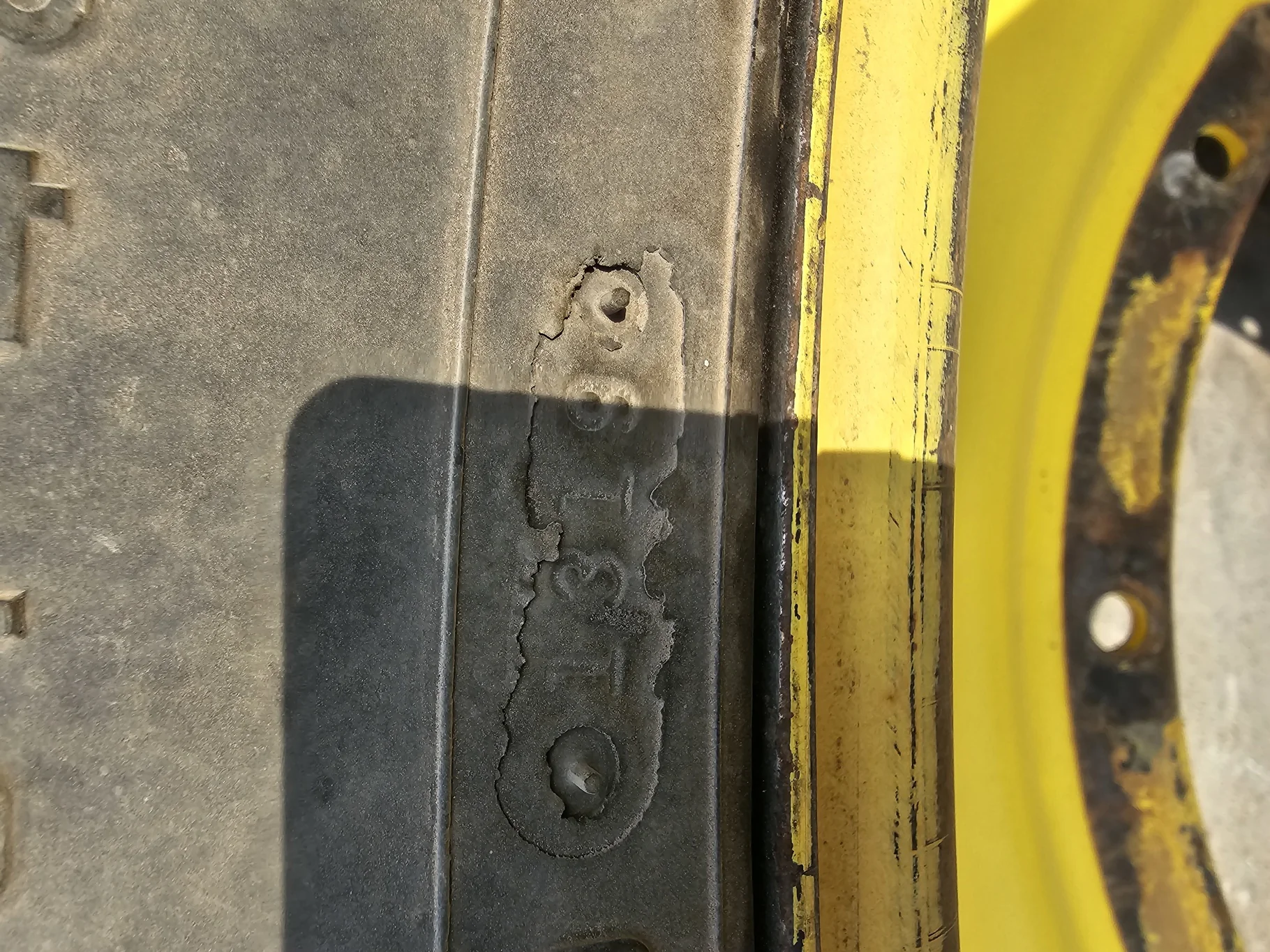 Used 75% 480/80R50 Firestone Radial Deep Tread 23 R-1W (159B) TL on a 15 x 50 JD Yellow 12 Bo image 8
