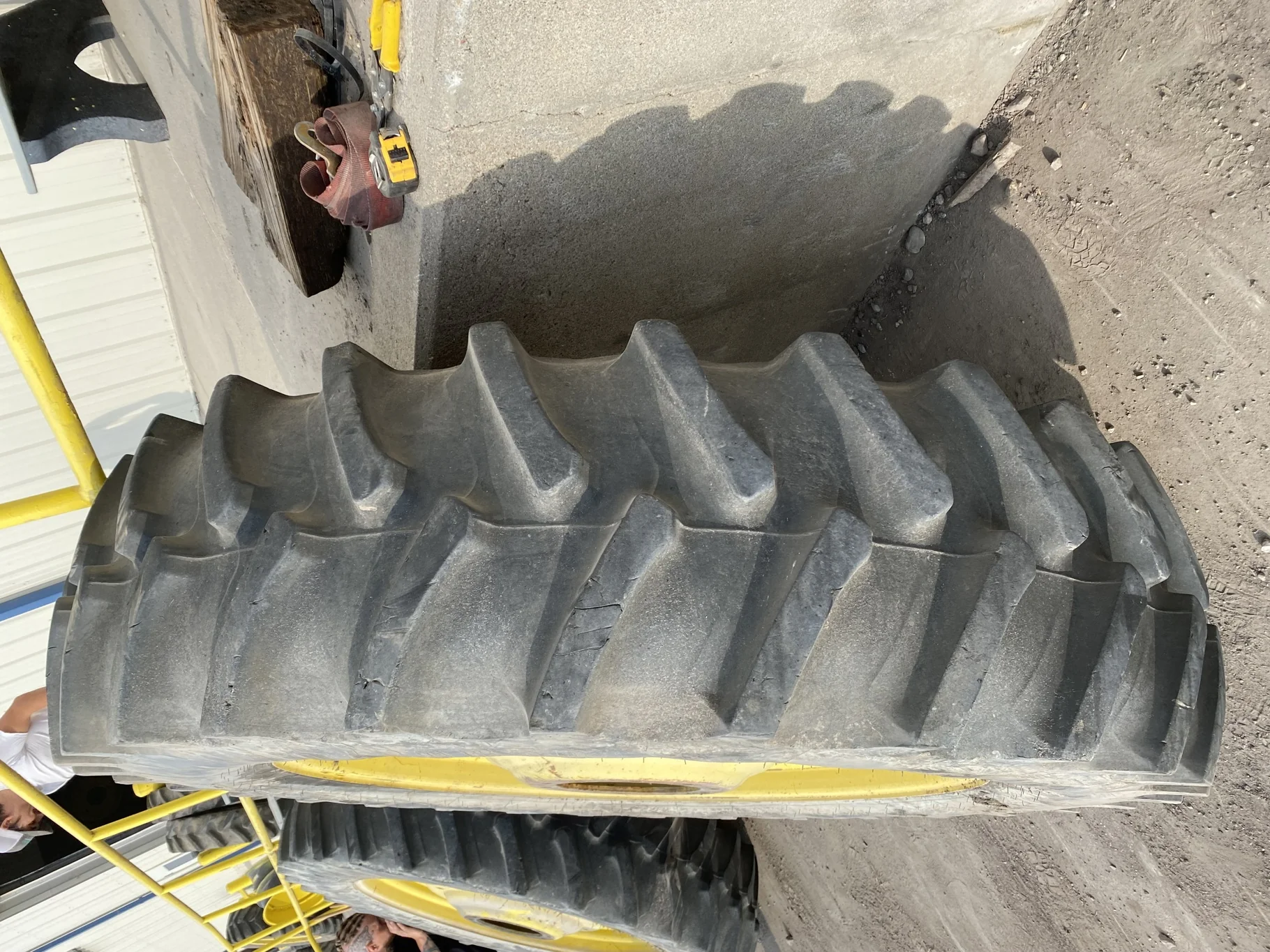 Used 80% 480/80R50 Firestone Radial Deep Tread 23 R-1W (159B) TL on a 15 x 50 JD Yellow 10 Bo image 2