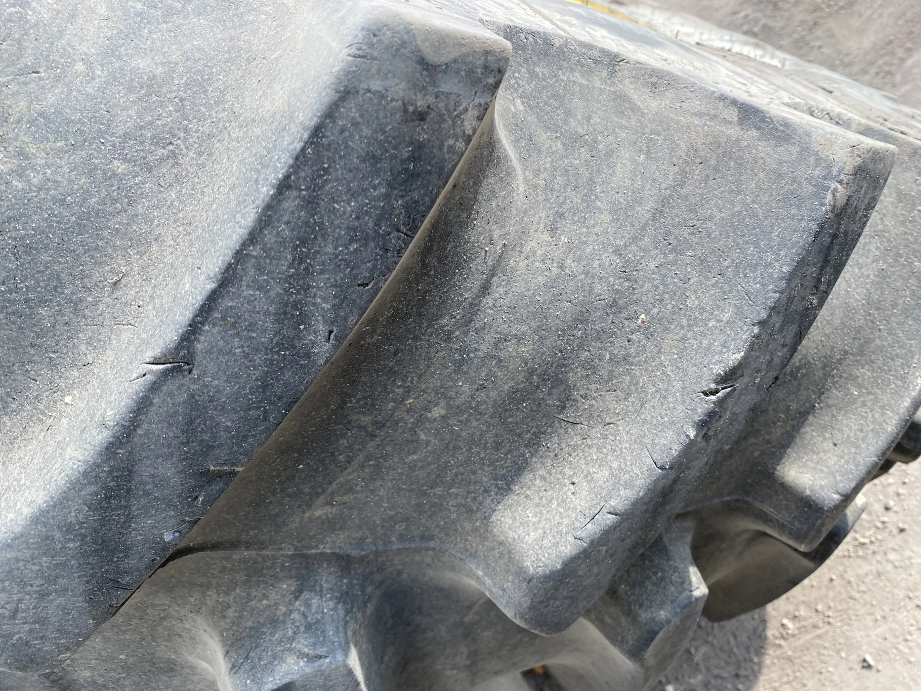 Used 80% 480/80R50 Firestone Radial Deep Tread 23 R-1W (159B) TL on a 15 x 50 JD Yellow 10 Bo image 4