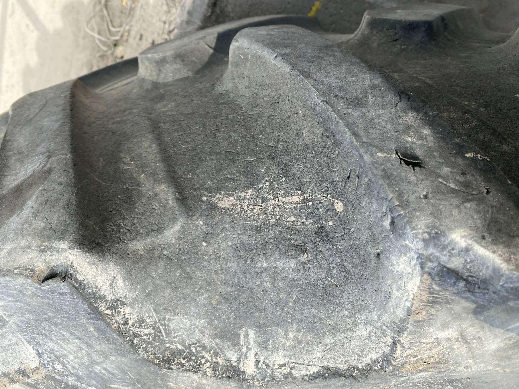 Used 80% 480/80R50 Firestone Radial Deep Tread 23 R-1W (159B) TL on a 15 x 50 JD Yellow 10 Bo image 5