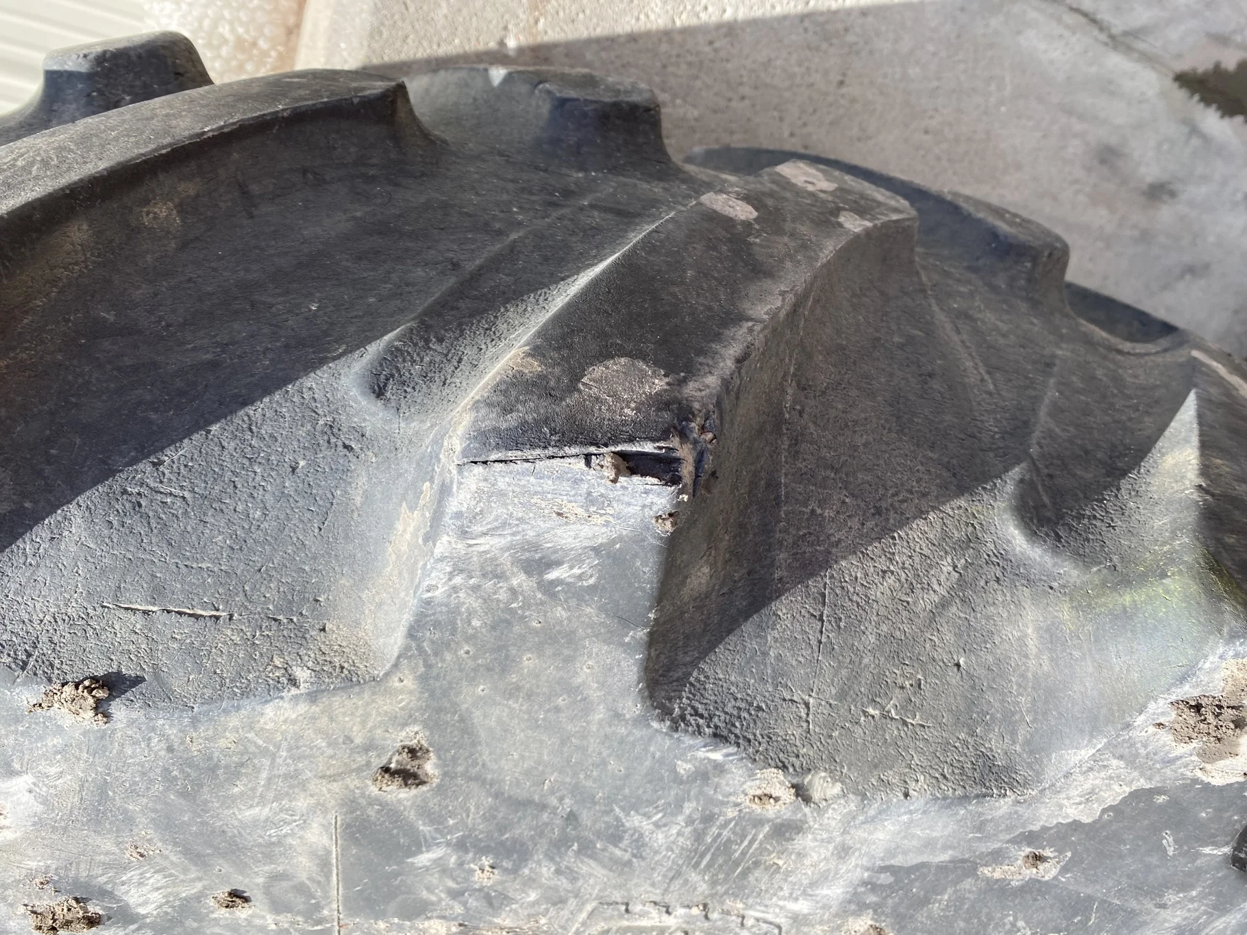 Used 45% 480/80R50 Firestone Radial Deep Tread 23 R-1W (159B) TL on 15 x 50 John Deere Yellow 10 Bo image 6