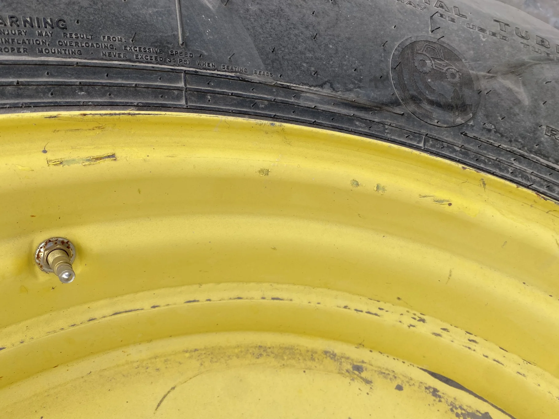 Used 98% 650/85R38 Goodyear Optitrac DT824 R-1W (173A8/173B) TL (tear in bead, slight road wear - go image 7