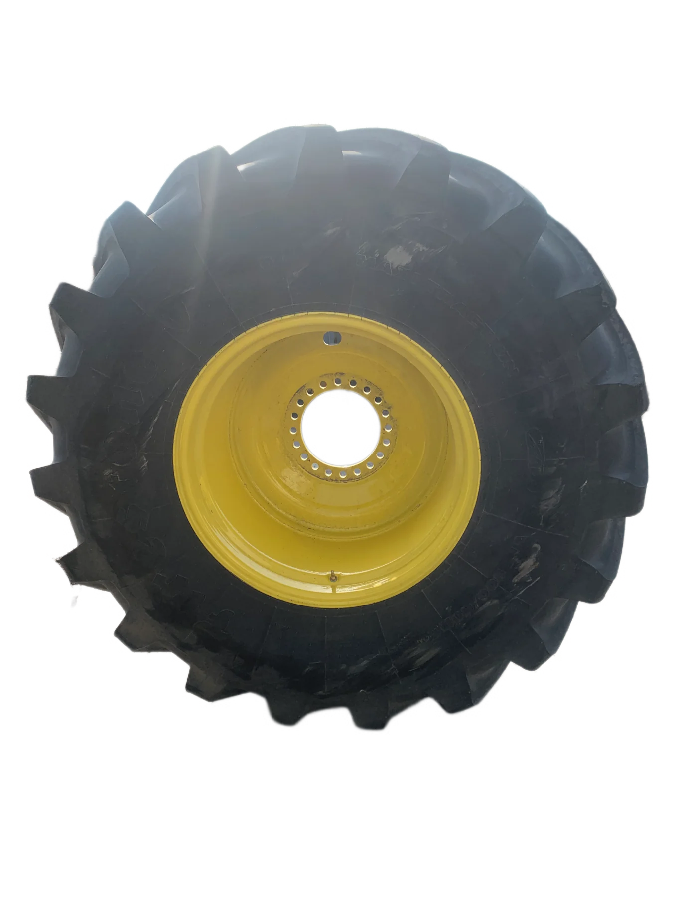 Take-Off VF900/60R32 193B Firestone CFO Maxi-Traction TL R-1W on 32 X 30 20-13.187-11.06 Combine image 2