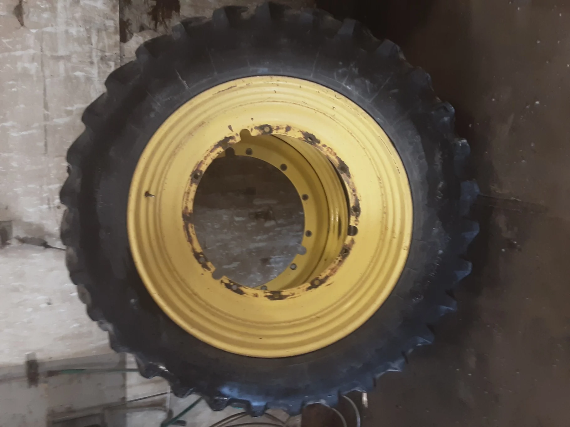 Used 45% 420/80R46 Firestone Radial All Traction 23 R-1 (151A8) TL on 13 x 46 John Deere Yellow 12 B