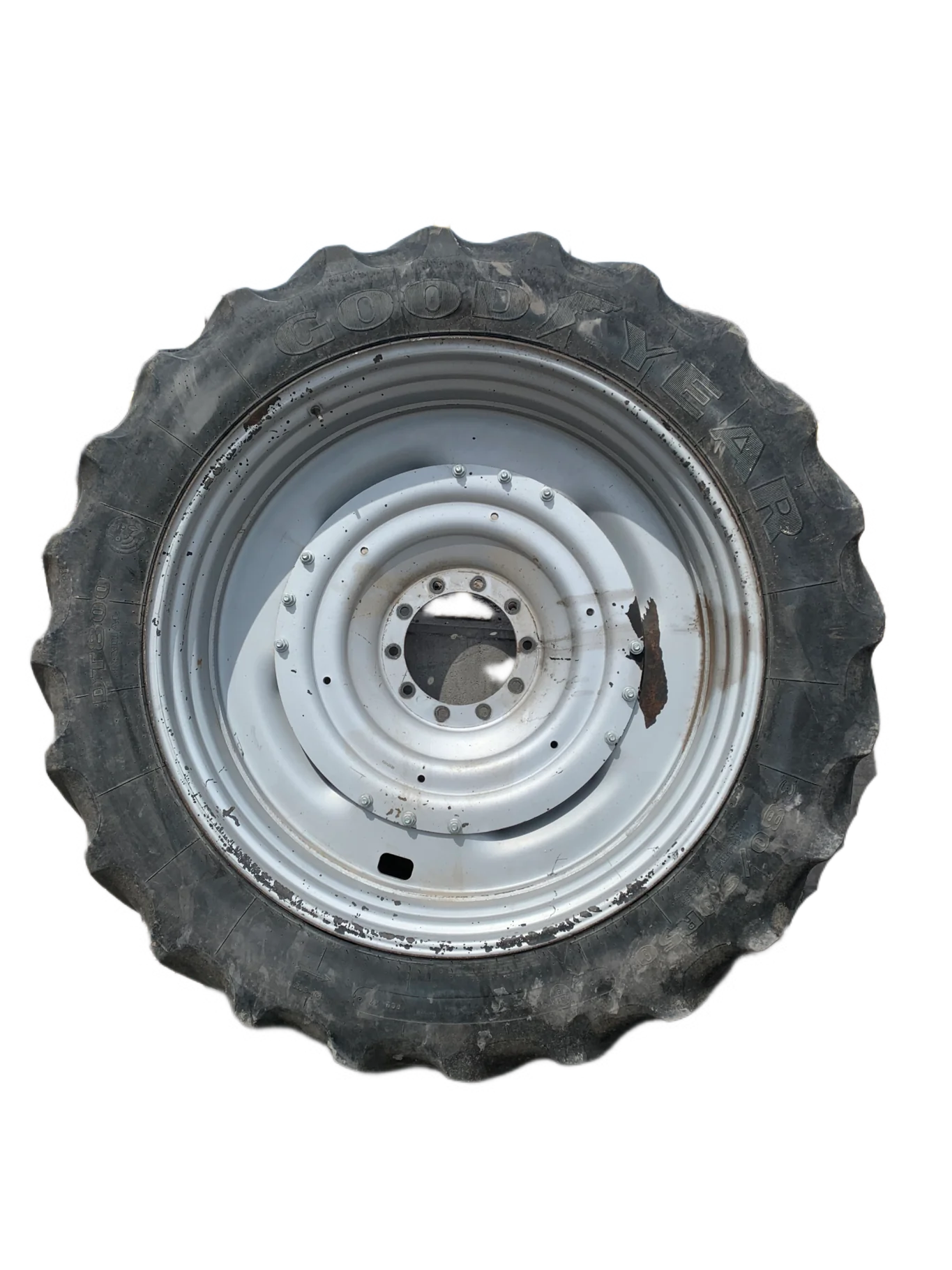 Used 25% 380/90R50 Goodyear Super Traction Radial R-1W (151D) TL on a 12 x 50 Case Silver 10 Bolt W image 2