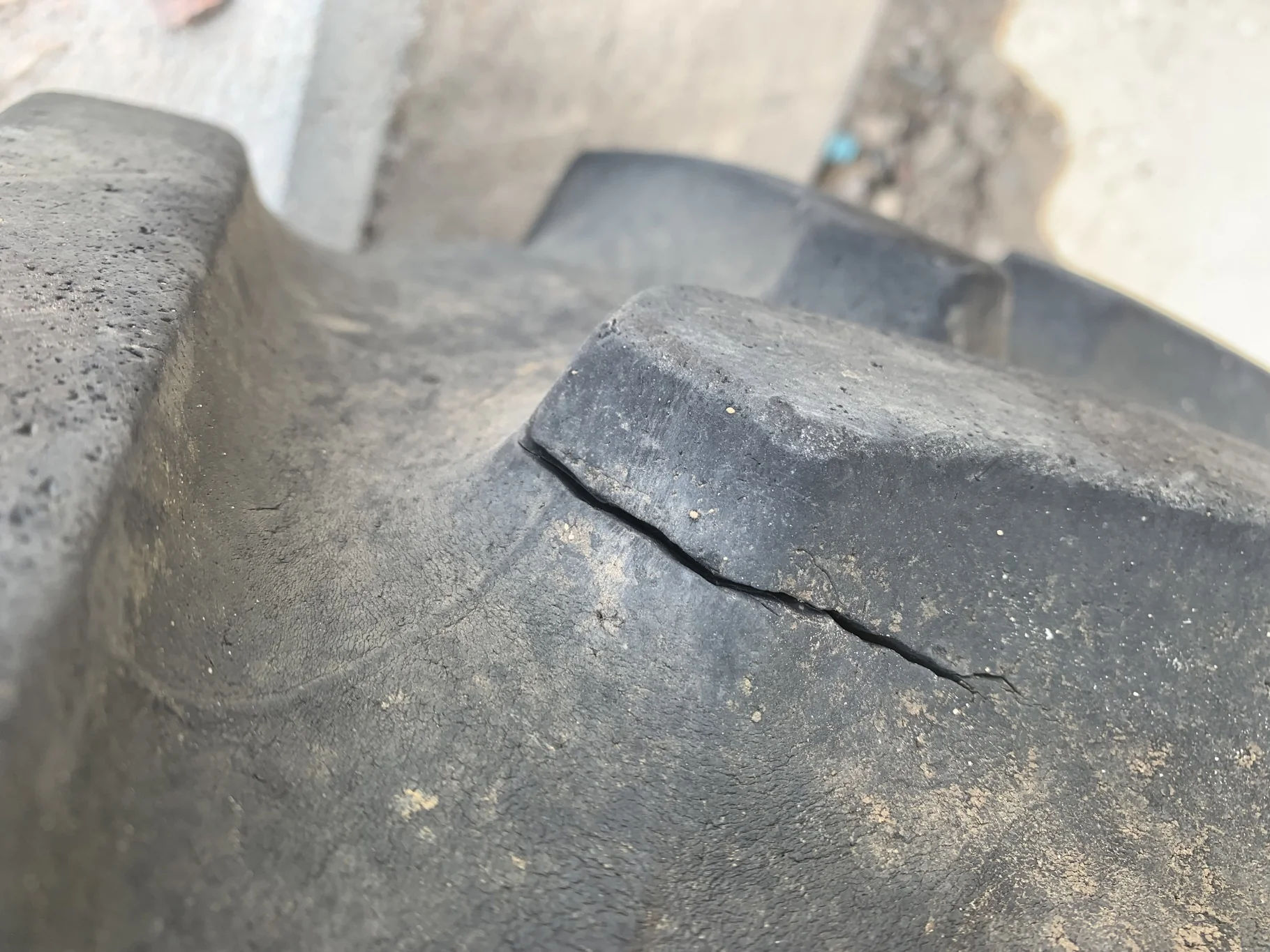 Used 60% 380/90R50 BKT Agrimax RT945 R-1W (151A8) TL on a 12 x 50 Case Silver Waffle with 10 Bo image 9