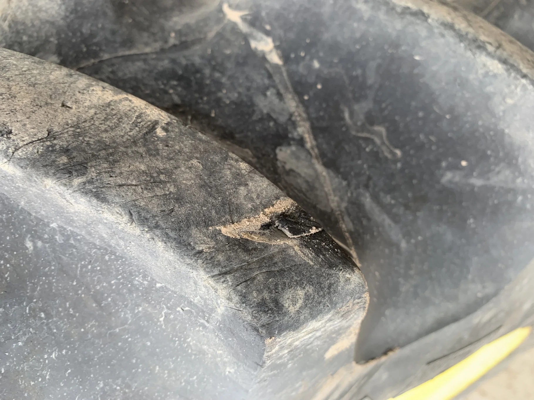Used 65% 320/90R42 Firestone Radial 9000 R-1W (139B) TL on a 10 x 42 John Deere Yellow 8 Bolt (.843) image 9