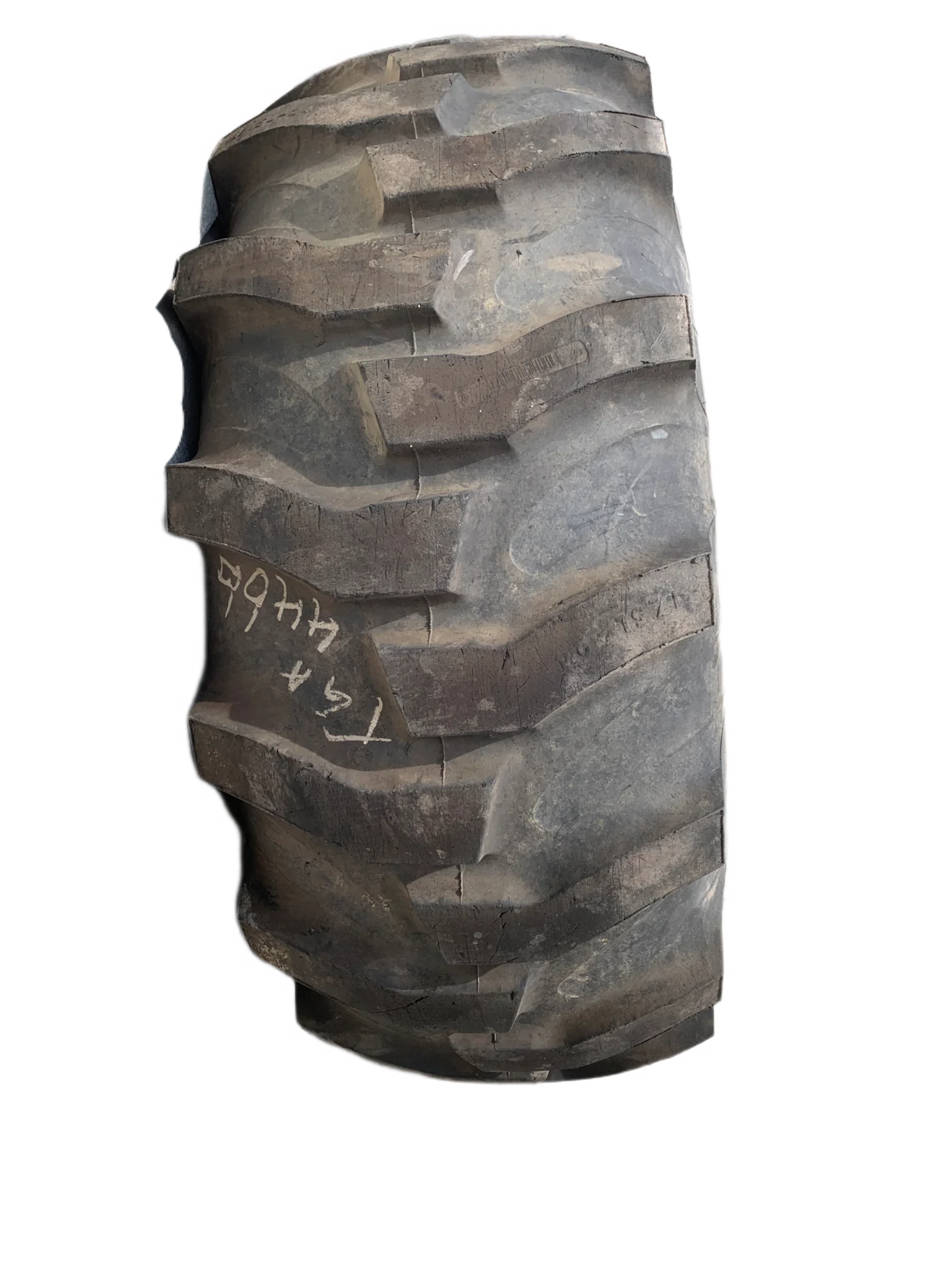 USED 80% 17.5L-24 Titan Industrial Tractor Lug R-4 F(8 Ply) TL on a 15 X 24 JD Yellow 8 Bolt ( image 4