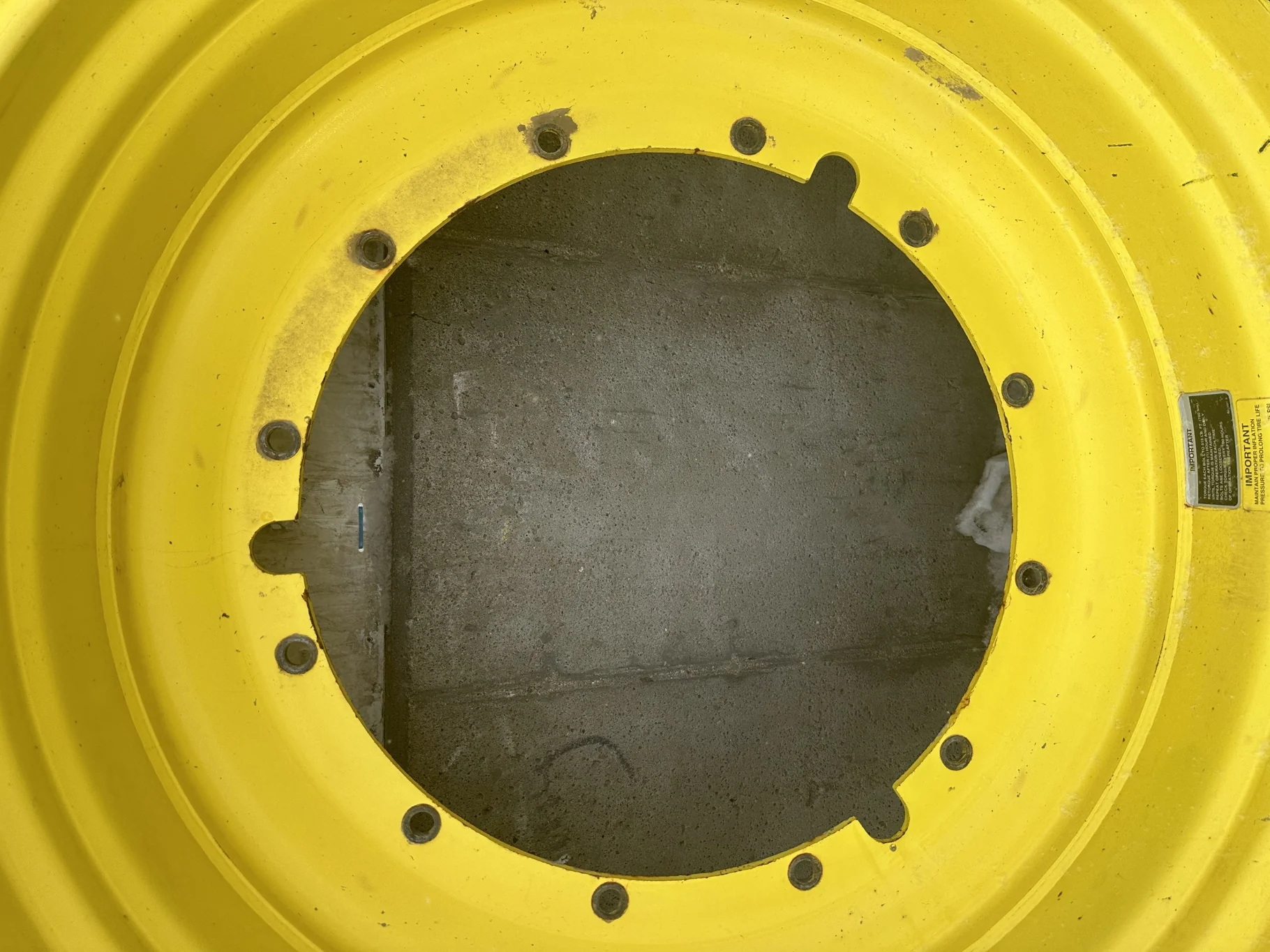 Used 55% 620/70R46 Goodyear Super Traction DT820 R-1W (167B) TL on 20 x 46 12-32.047 JD Yellow Spray image 3