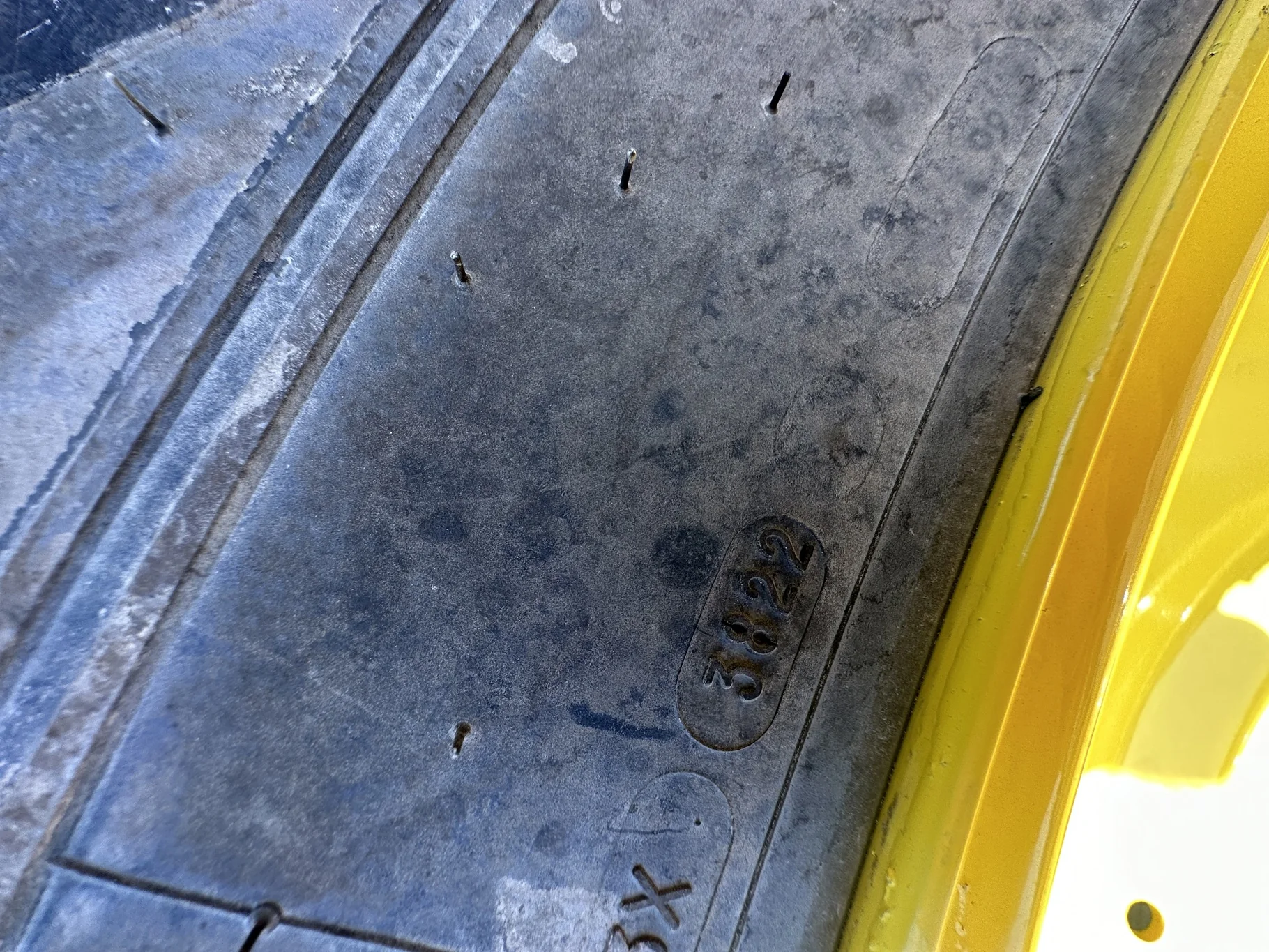 USED 85% 480/80R46 Michelin AgriBib 2 R-1W (158A8/158B) TL on a 16 X 46 JD Yellow 10 Bolt Dual image 6