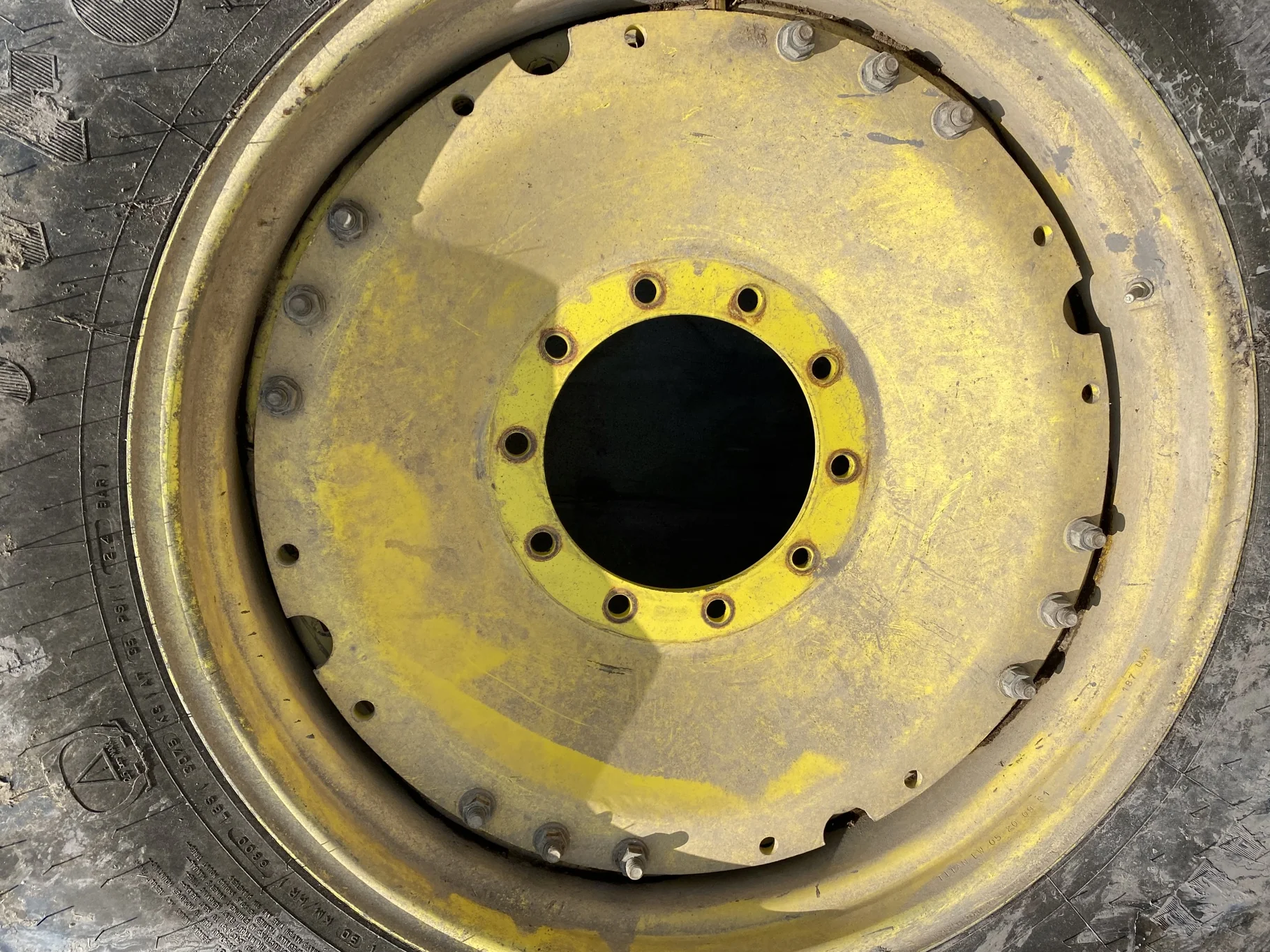 Used 85% 420/85R34 Firestone Radial All Traction DT R-1W 147A8 TL on a 13 x 34 JD Yellow Waffl image 7