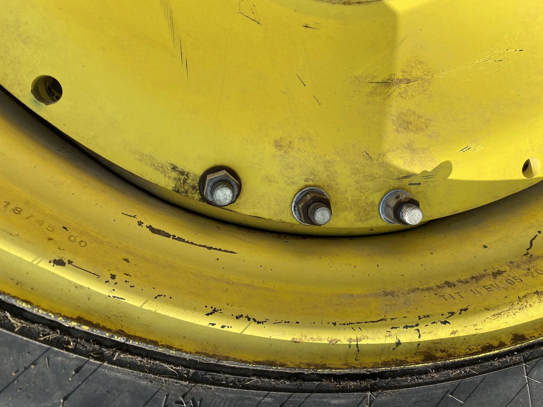 Used 60% 420/85R34 Mitas Radial Drive RD1 (142A8) on 13 x 34 Waffle Wheel and 10 Bolt Waffle Center image 4