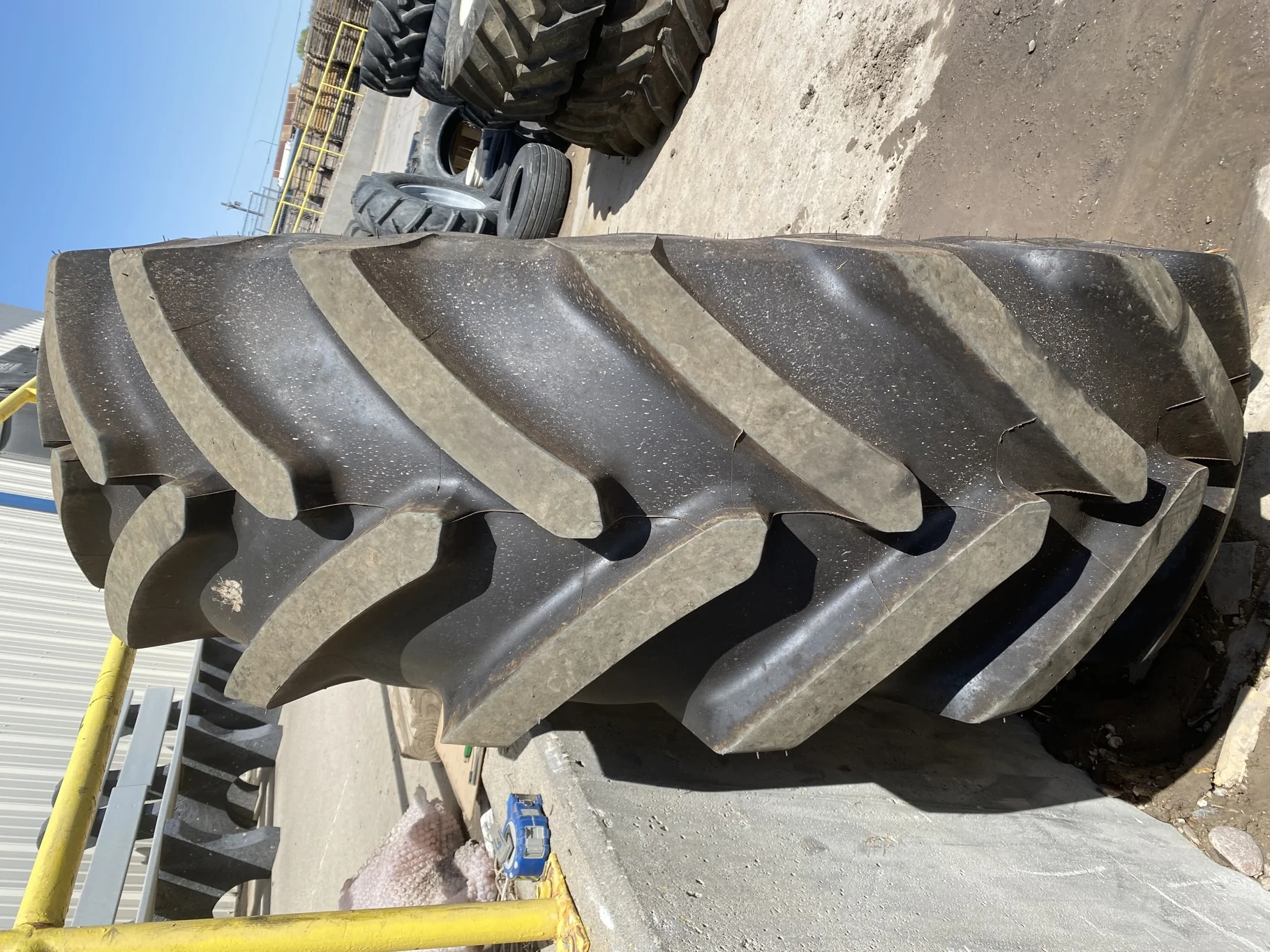 Used 98% 520/85R42 (20.8R42) Michelin MegaXbib R-1W 162A8 TL on a 18 x 42 NH White 20 Bolt (. image 3