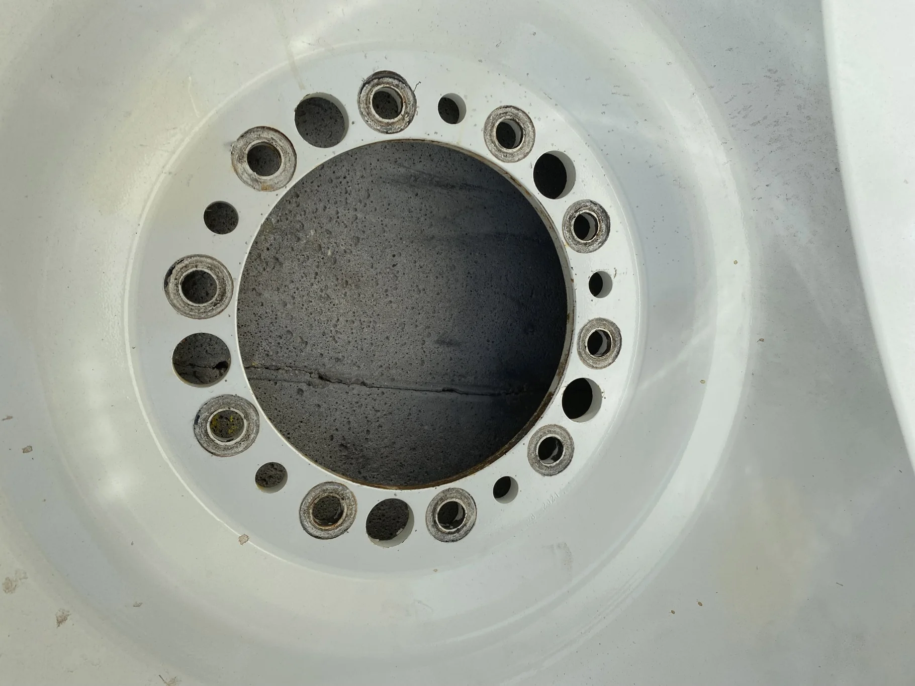 Used 98% 520/85R42 (20.8R42) Michelin MegaXbib R-1W 162A8 TL on a 18 x 42 NH White 20 Bolt (. image 5