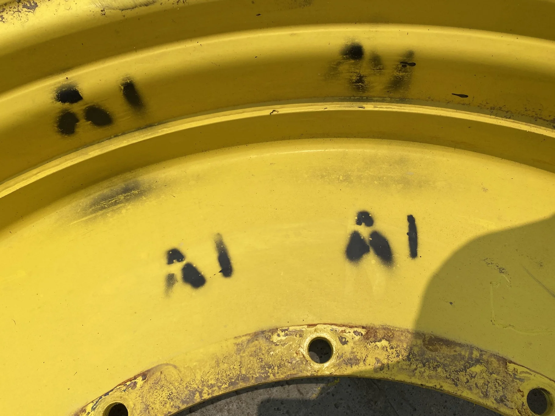 Used 40% 320/90R54 Goodyear Super Traction Radial (149A8) R-1W TL on a 10 x 54 JD Yellow Stub image 6