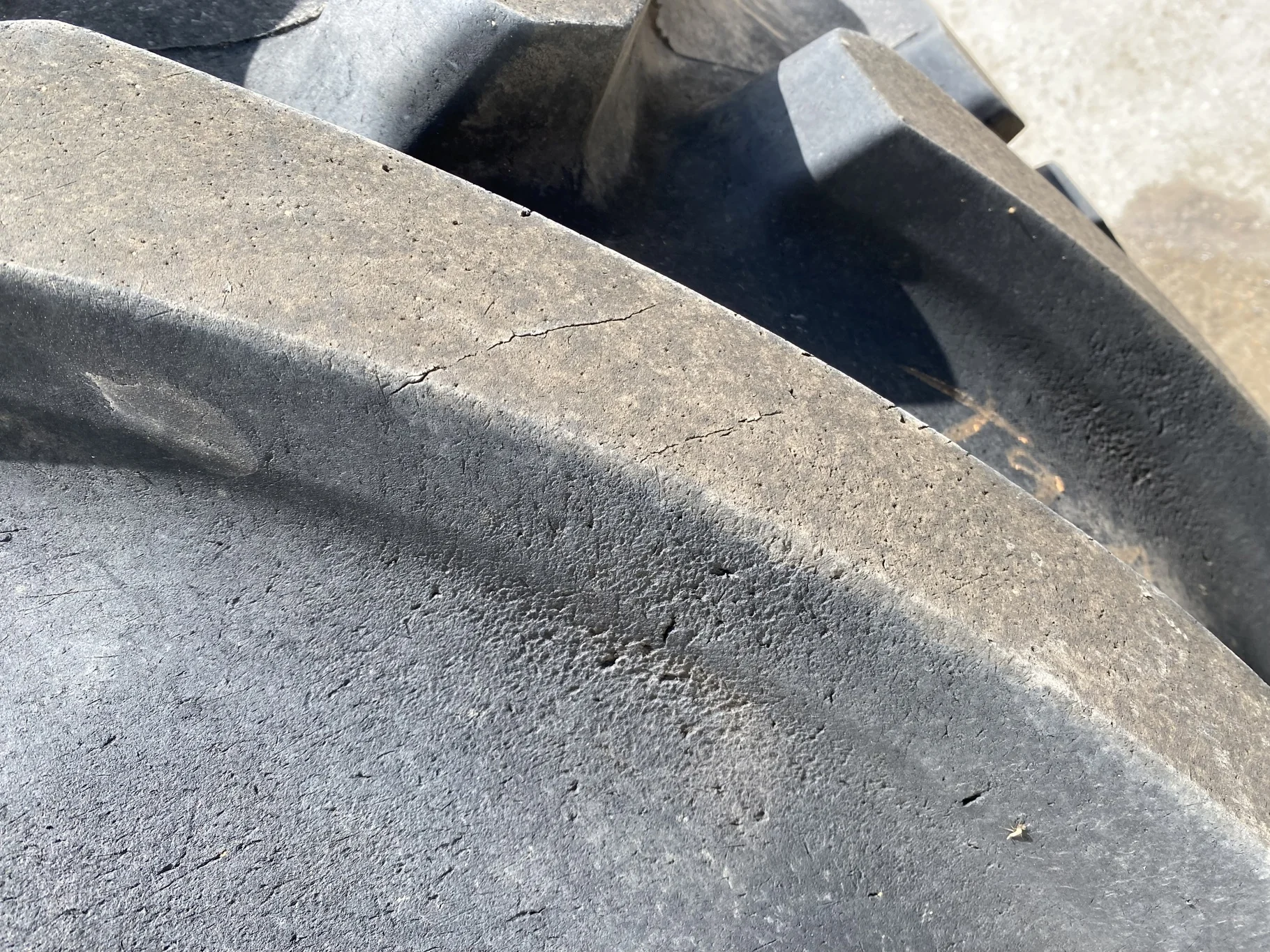 Used 90% VF900/60R32 CFO Firestone Maxi Traction R-1W 193B TL on a 30 x 32 JD 20 Bolt Combine Drive image 5