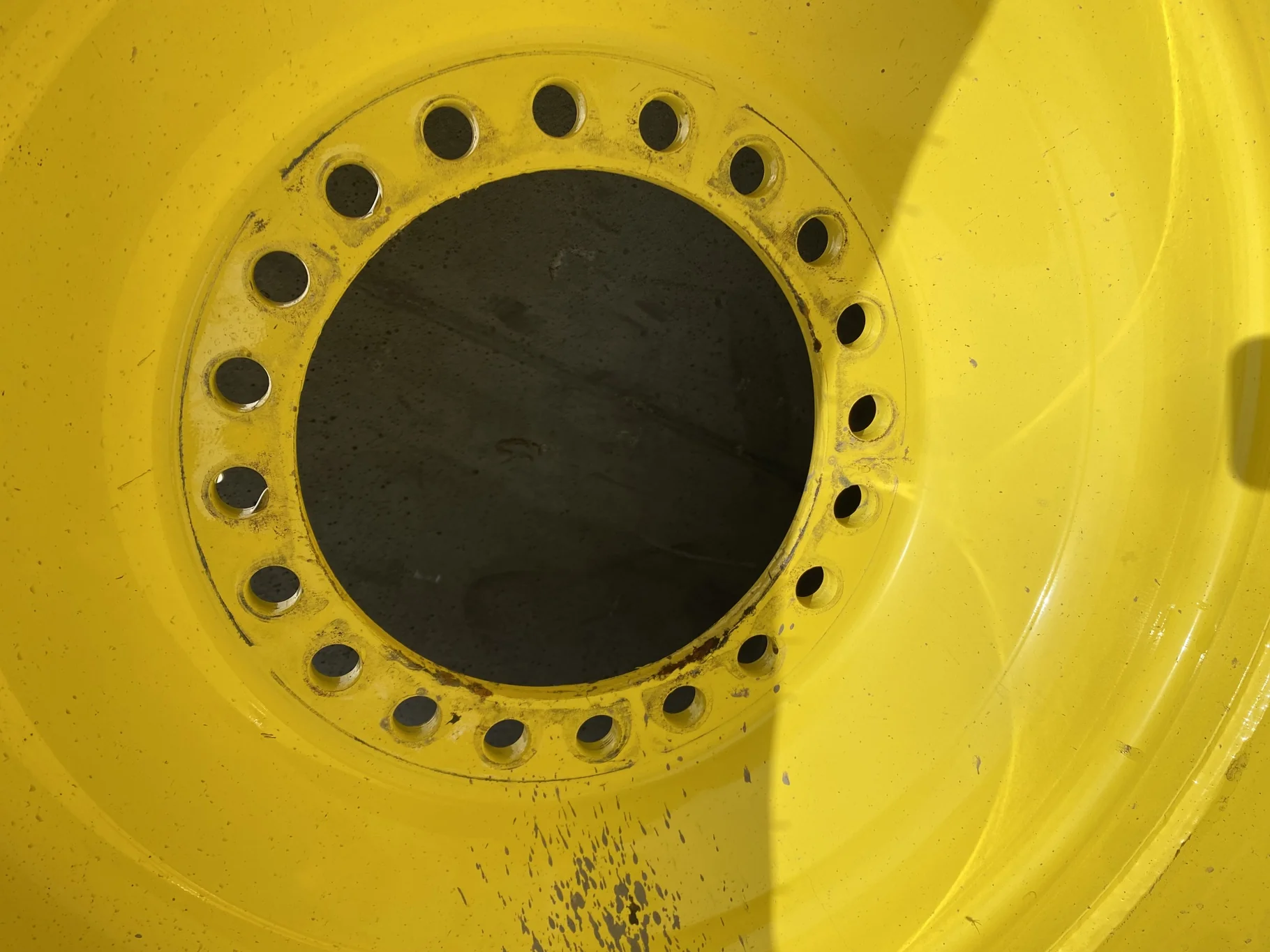 Used 90% VF900/60R32 CFO Firestone Maxi Traction R-1W 193B TL on a 30 x 32 JD 20 Bolt Combine Drive image 6