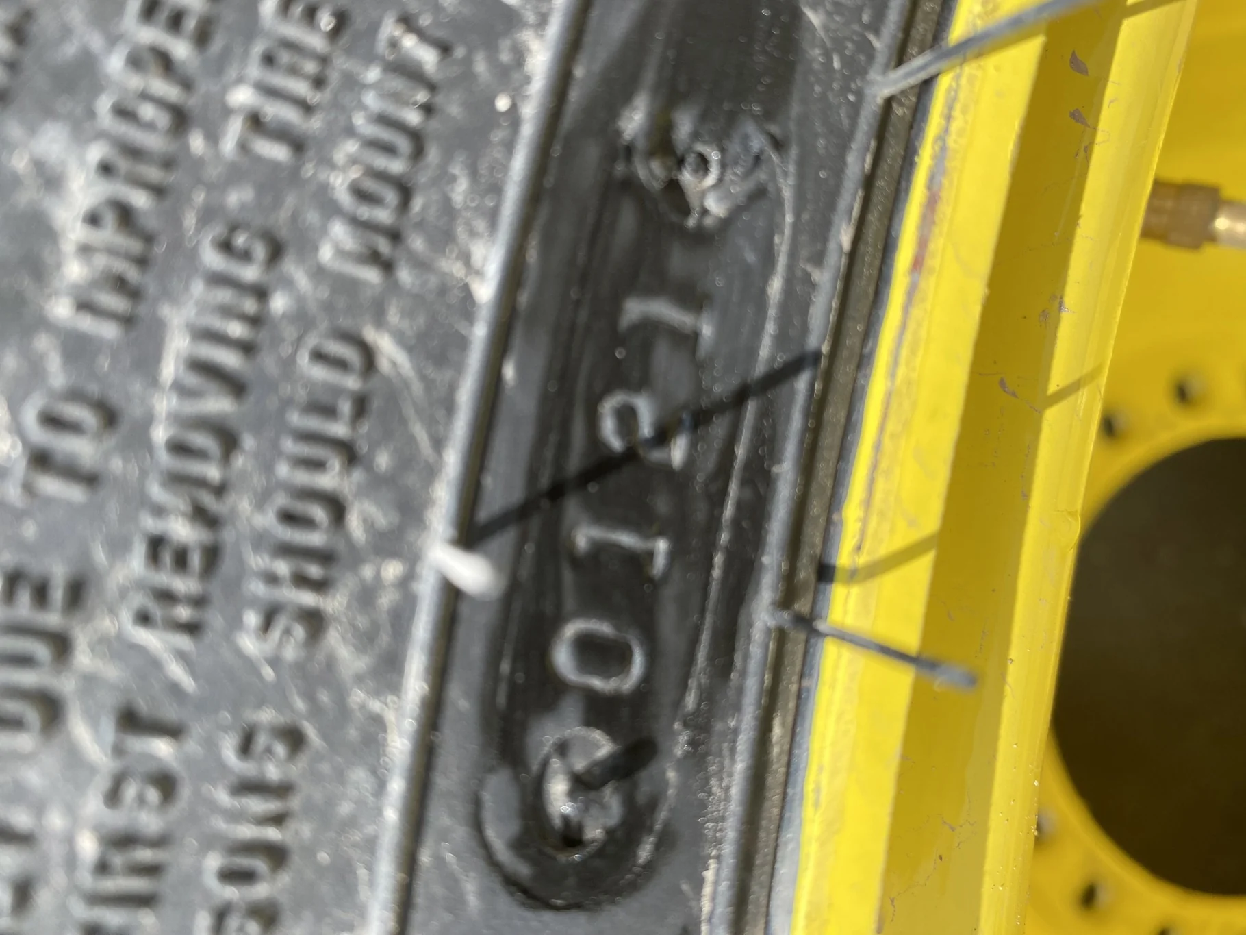 Used 90% VF900/60R32 CFO Firestone Maxi Traction R-1W 193B TL on a 30 x 32 JD 20 Bolt Combine Drive image 7