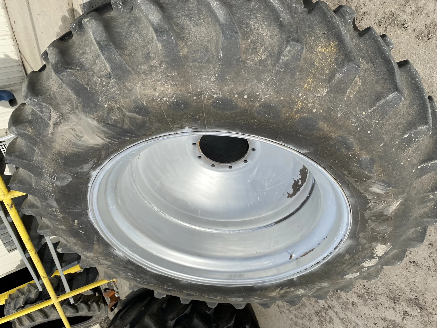 Used 98% 480/80R42 Firestone Radial All Traction 23 R-1 (151B) TL on 16 x 42 Case Silver Outside DD