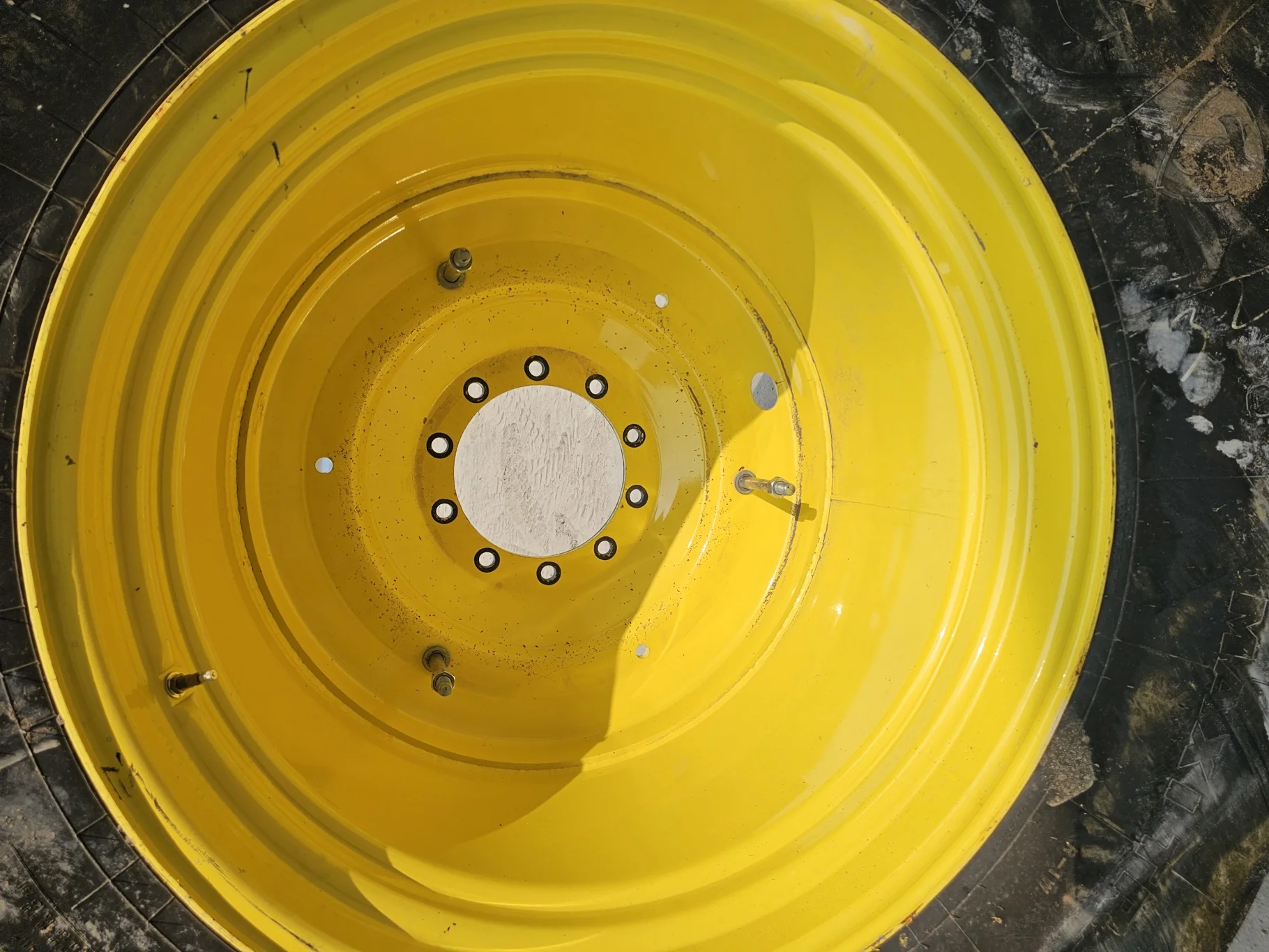 Used 98% 800/70R38 Firestone Maxi Traction R-1W 173D TL on a 25 x 38 JD Yellow 10 Bolt (.937) image 2
