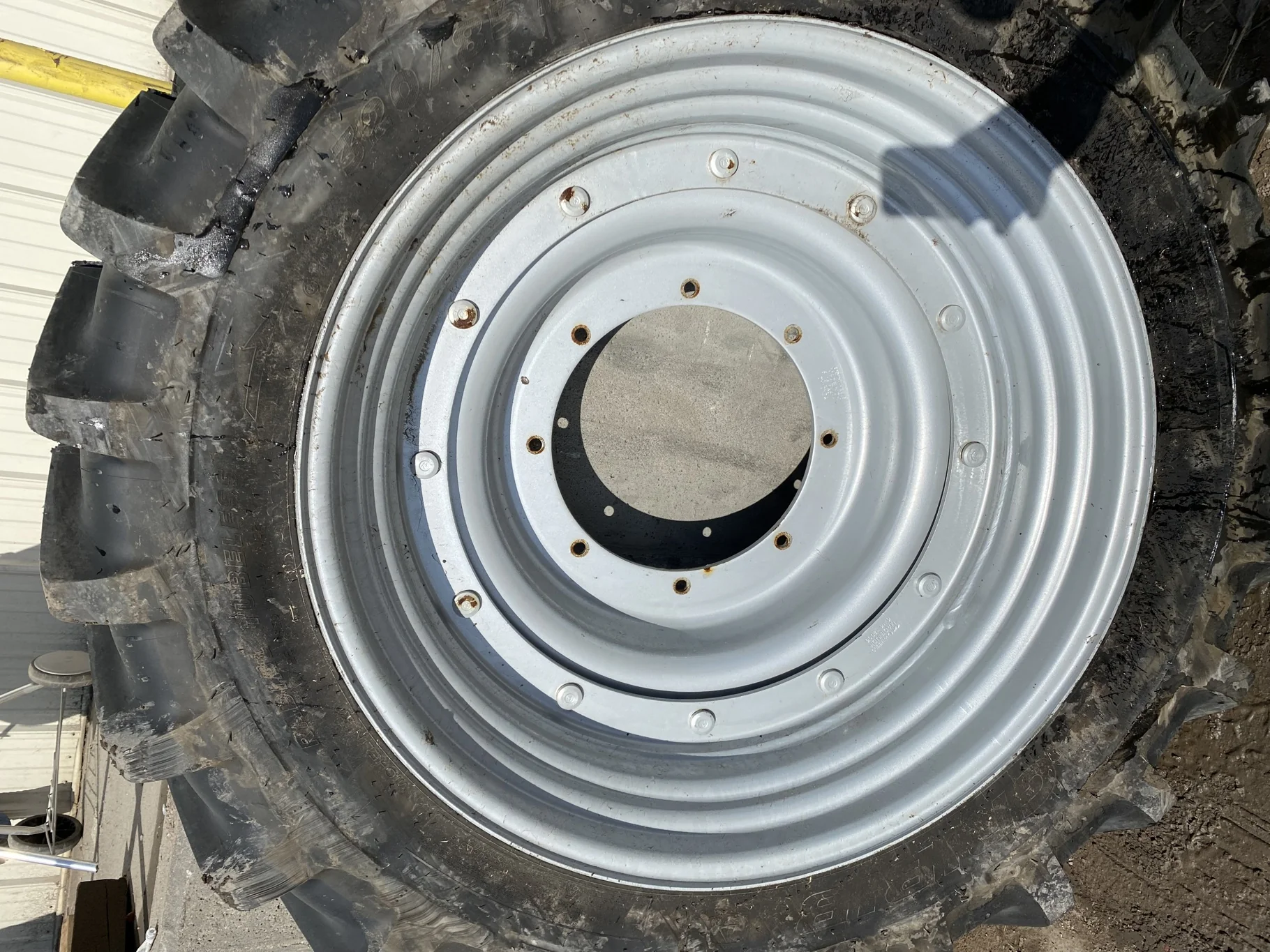 Take Off 320/85R34 (12.4R34) Michelin AgriBib 2 R-1W 133A8/133B TL on a 10 X 34 CIH Silver 12 Bolt S image 5