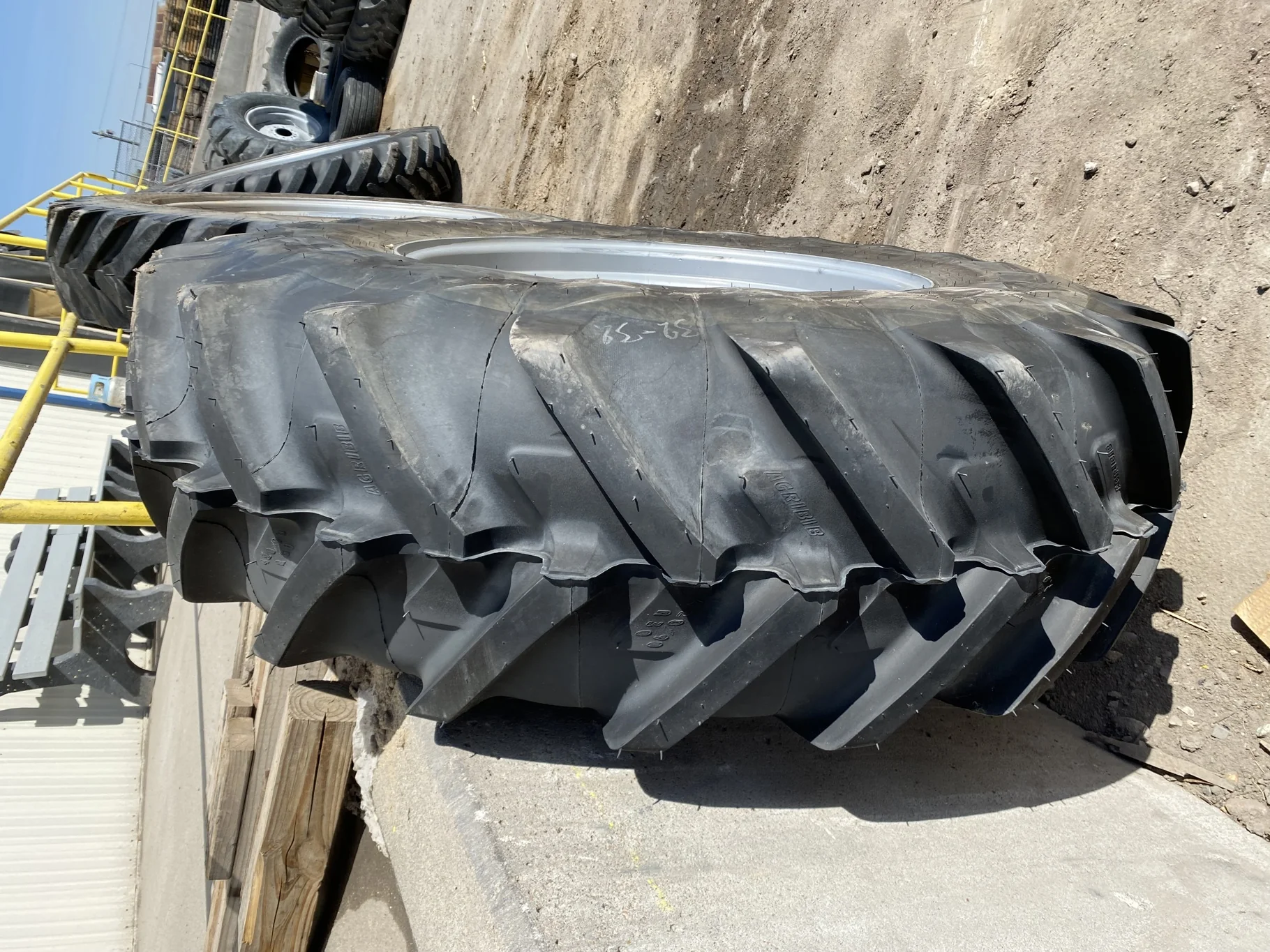 Take Off 420/90R30 Michelin AgriBib R-1W 147A8/147B TL on a 15 X 30 CIH Silver Waffle Wheel (2 Bolt) image 3