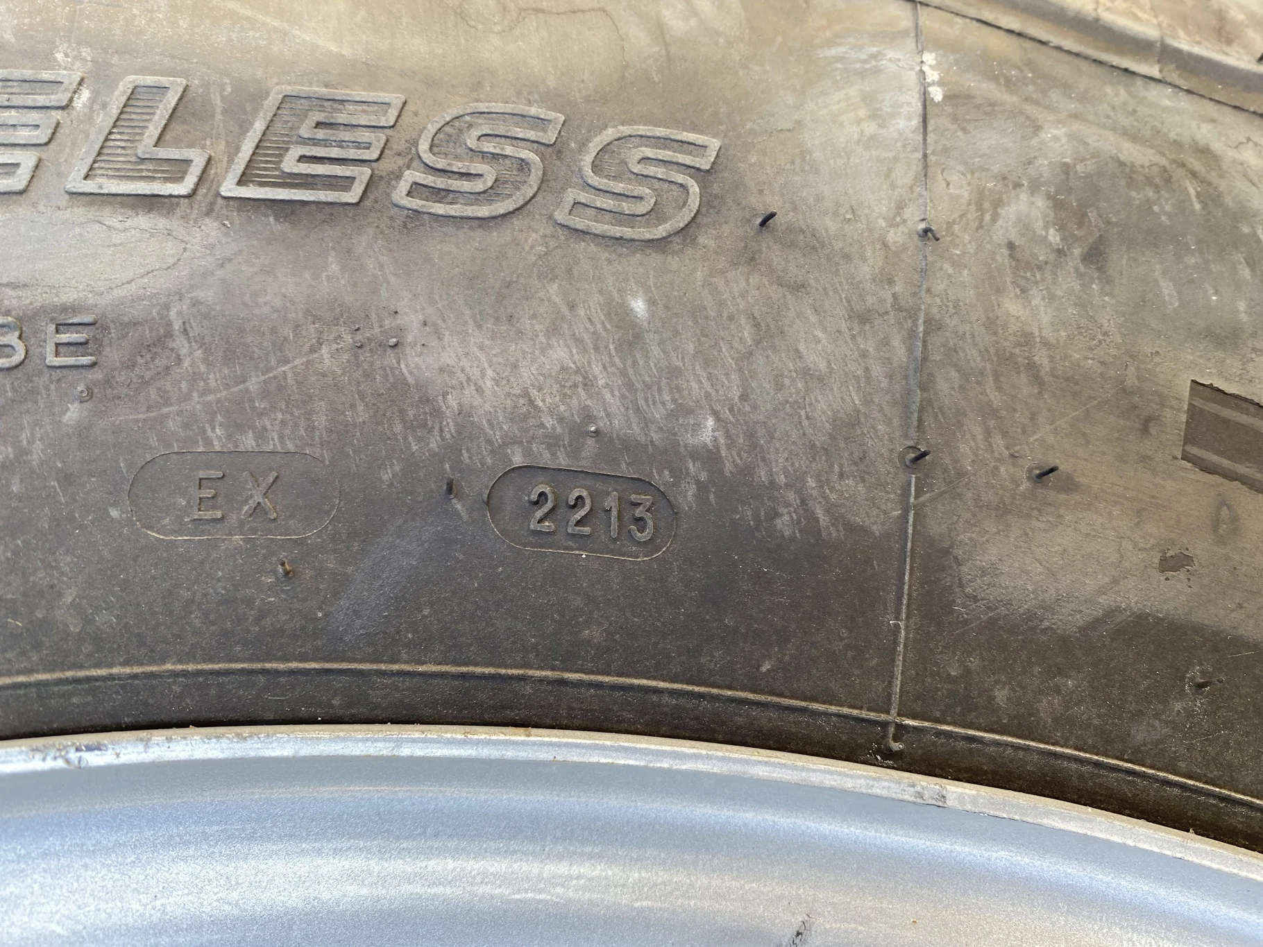 Take Off 420/90R30 Michelin AgriBib R-1W 147A8/147B TL on a 15 X 30 CIH Silver Waffle Wheel (2 Bolt) image 4