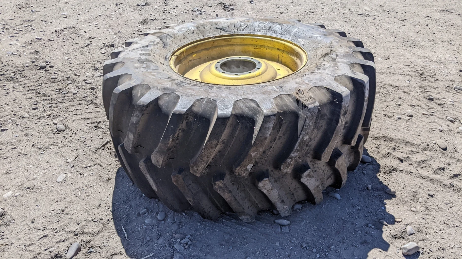 Used 800/70R38 173B Firestone RAD Deep Tread 23 R-1W TL 90-95% On 27 x 38 10B Dual Yellow Wheel image 7