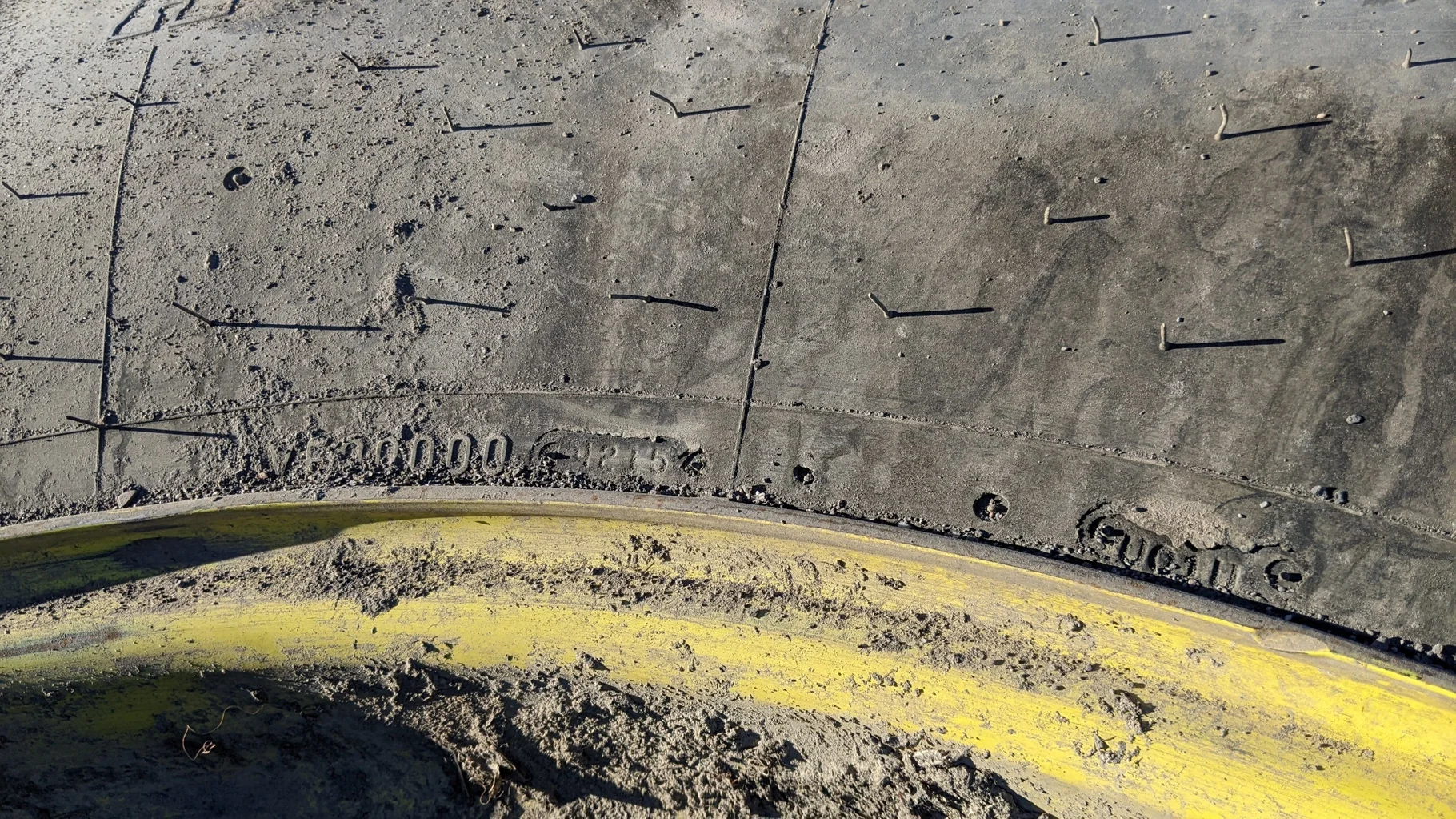 Used 87% 710/70R42 Firestone Maxi Traction R-1W 168DA8 TL on a 23 x 42 JD Yellow 12 Bolt (.945 image 7