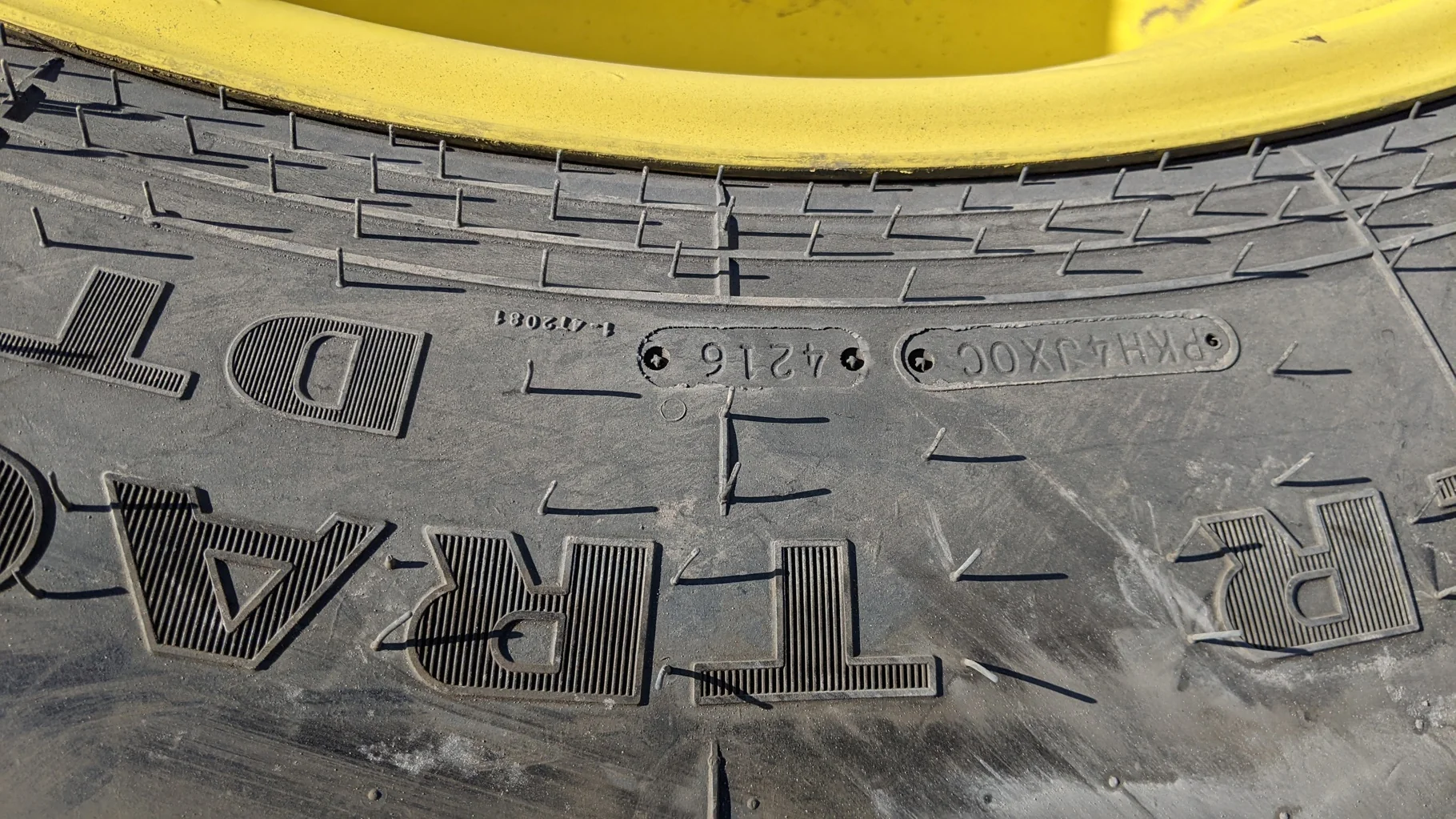 Used 87% 620/70R46 Goodyear Super Traction Radial DT820 R-1W 167B TL on 20 X 46 10-13.19-11.07 JD Ye image 7
