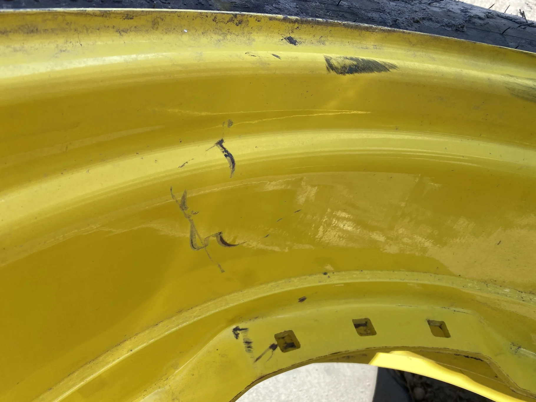 Take Off 420/85R34 Firestone Radial All Traction DT R-1W 147B TL on a 15 X 34 JD Yellow Waffle image 5