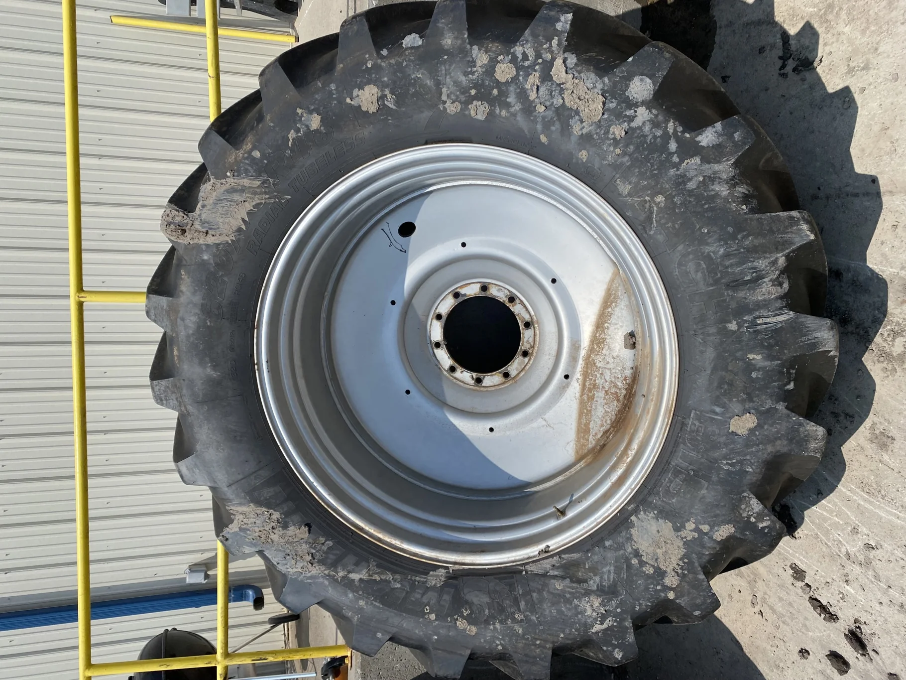 Used 98% 620/70R46 Michelin MACHXBIB (162D) TL on a 20 x 46 CIH 10H 1/2" Formed Dual Wheel 9.125" Of image 2