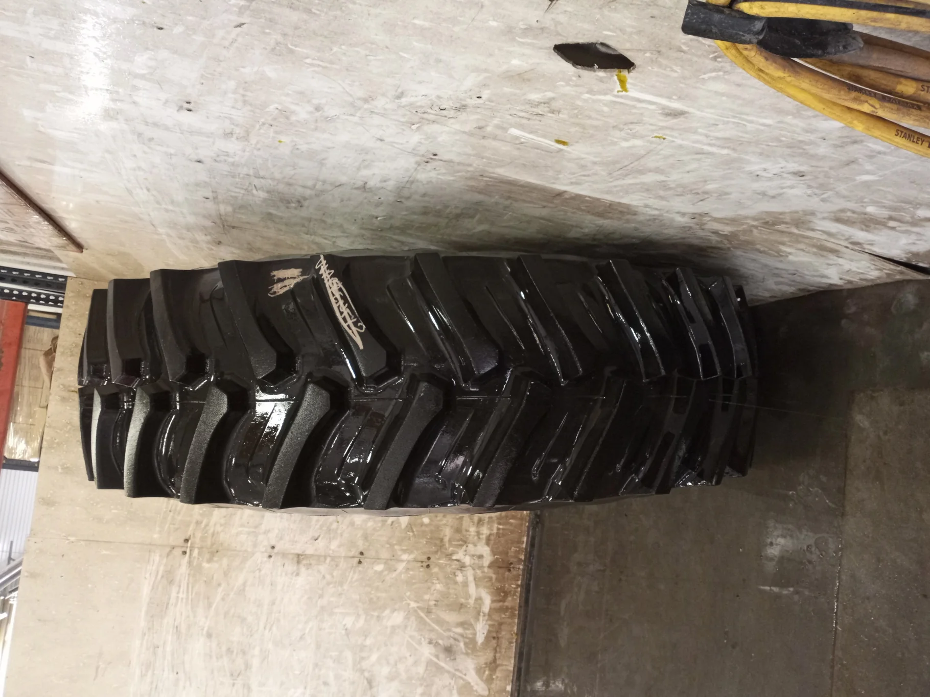 Used 95% IF580/85R42 CFO Firestone Radial Deep Tread 23 R-1W (178B) TL (Road wear. Small cuts in lu