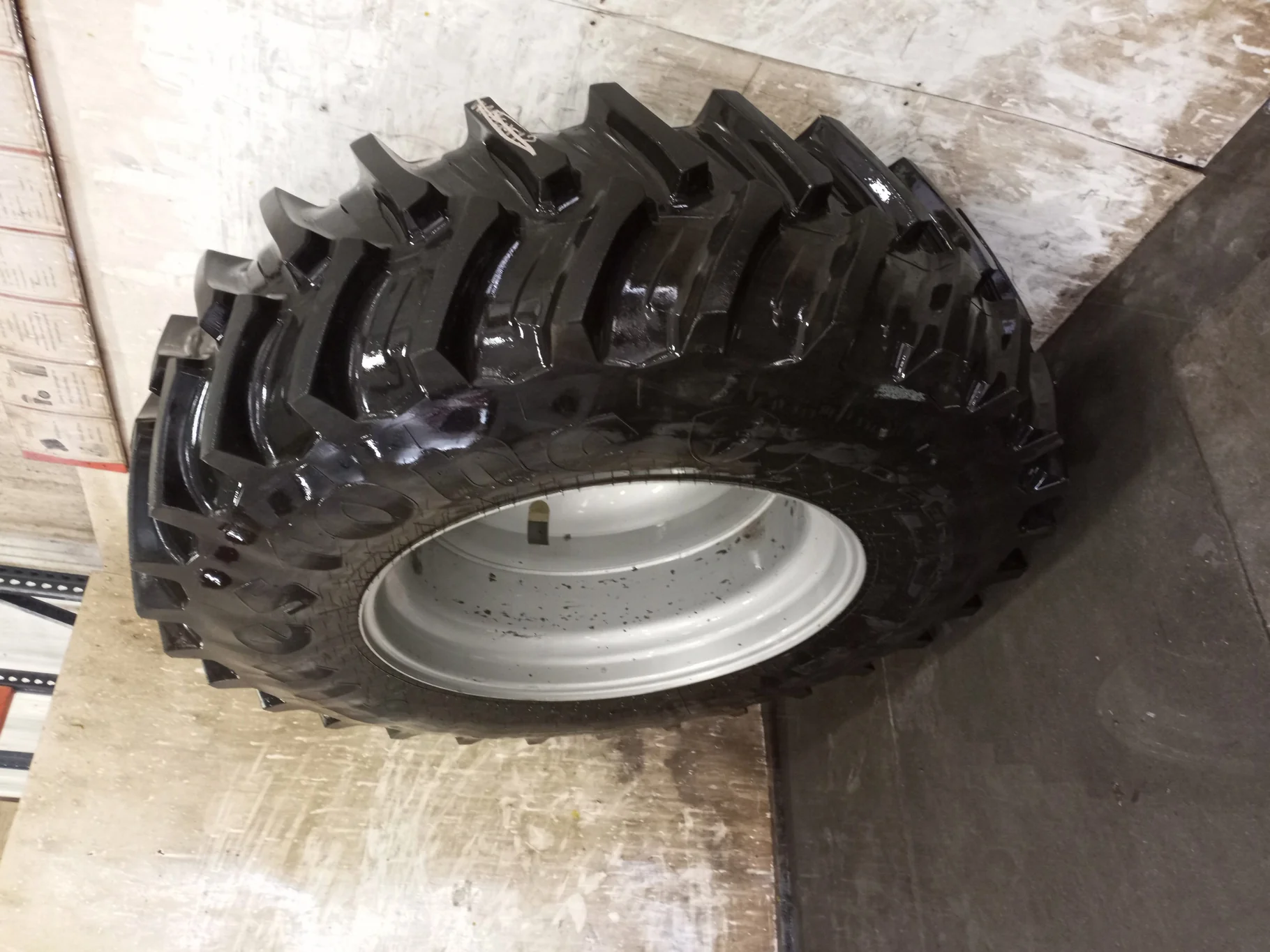 Used 95% IF580/85R42 CFO Firestone Radial Deep Tread 23 R-1W (178B) TL (Road wear. Small cuts in lu image 2