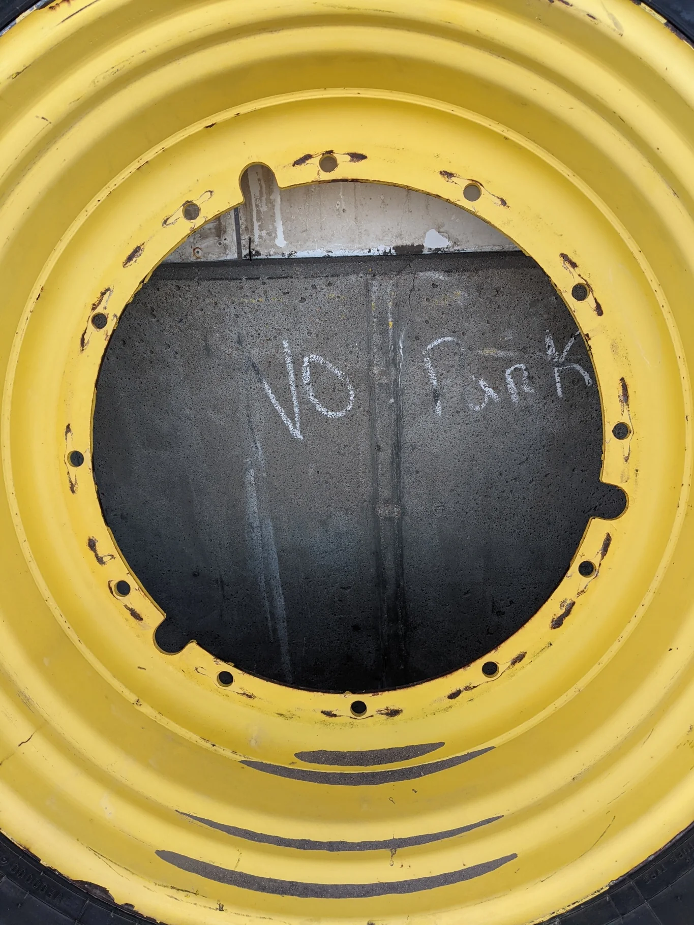 Used 95% IF580/85R42 CFO Firestone Radial Deep Tread 23 R-1W (178B) TL (Road wear. Small cuts in lu image 3
