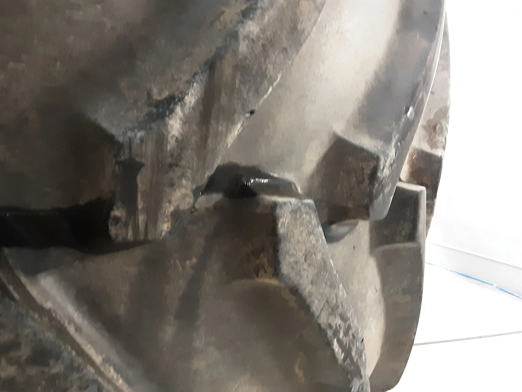Used 70% LSW1100/45R46 Goodyear DT930 R-1W (181D) TL on a 38 x 46 JD Yellow 12 Bolt Stub Disc image 3