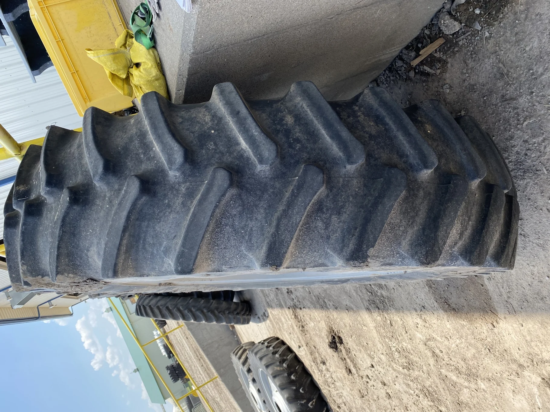 Used 65% 480/80R50 Firestone Radial Deep Tread 23 (159B) on 15 x 50 Case Silver 10 Bolt Dual Wheel image 3