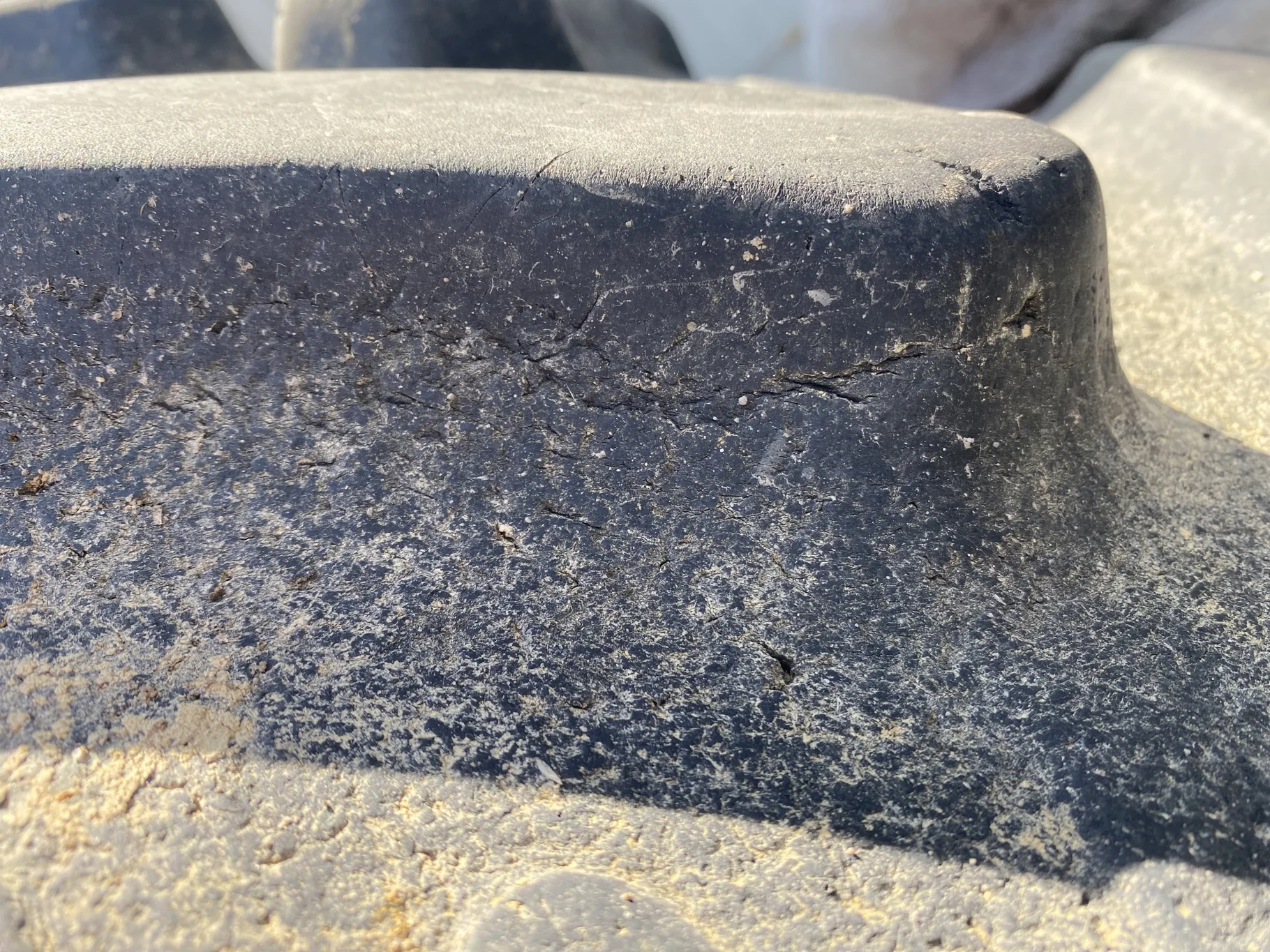 Used 60% 460/85R34 (18.4R34) BKT Agrimax RT 855 R-1W (147A8/B) TL on a 16 x 34 JD Yellow 10 Bo image 5