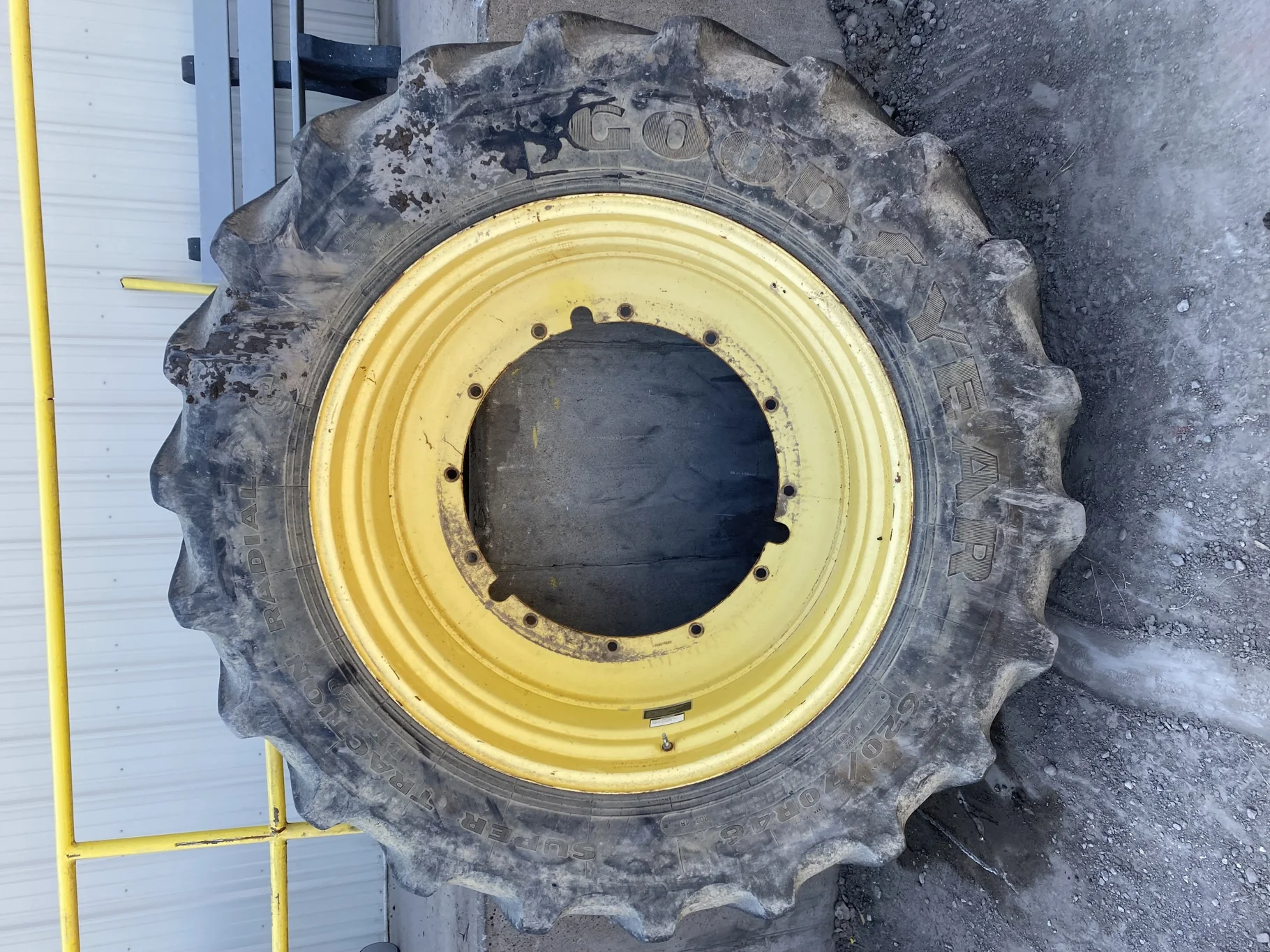 Used 60% 620/70R46 Goodyear Super Traction Radial DT820 (176A8) R-1W TL on a 21 x 46 JD Yellow image 2