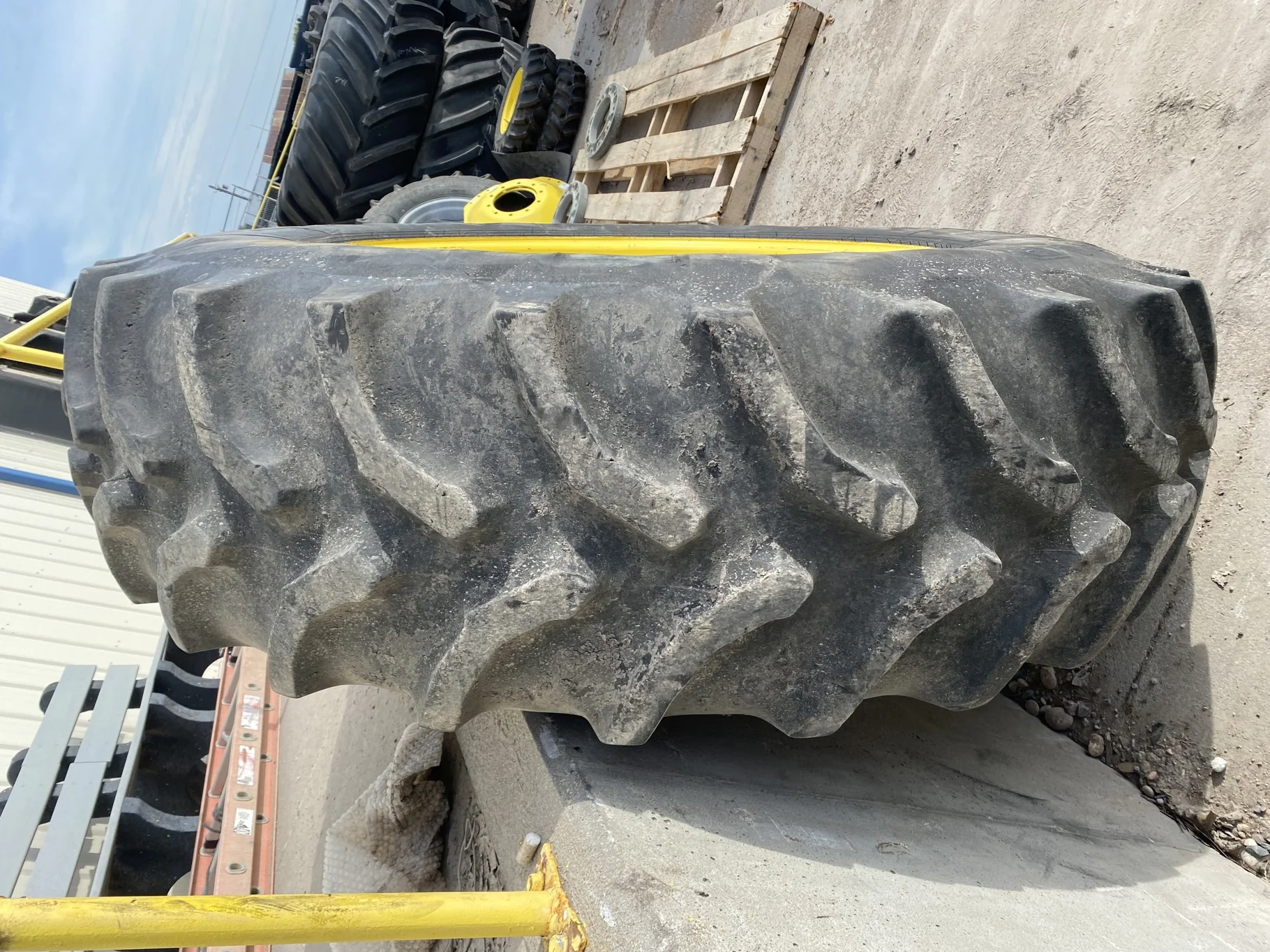 Used 80% 520/85R42 Goodyear Ultra Torque DT712 (157A8/B) R-1 TL on 18 x 42 JD Yellow 10-13.19 image 4