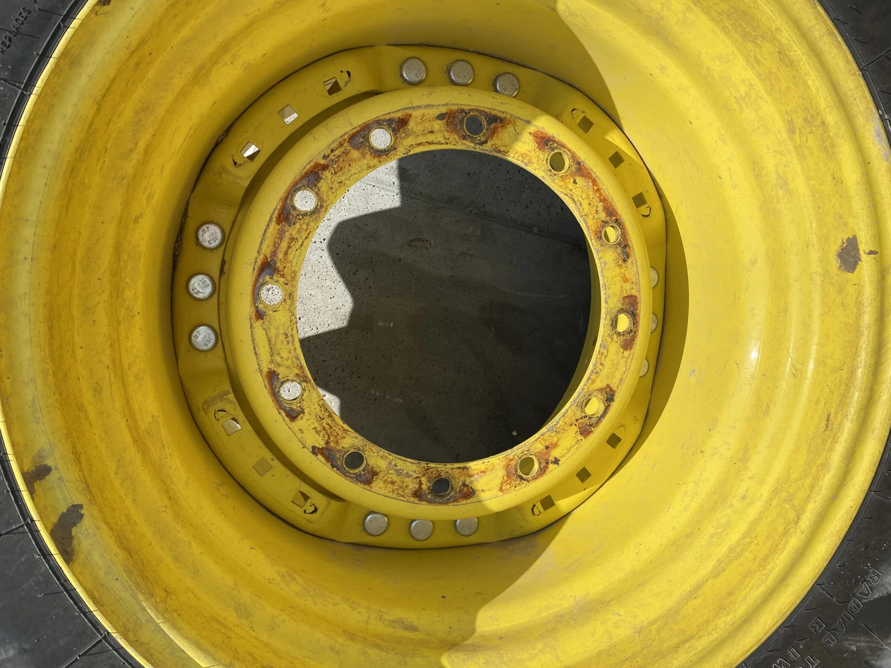 Used 85% LSW 710/60R30 Goodyear Super Traction Radial (177D) mounted on 25 x 30 JD Yellow 12 B image 3