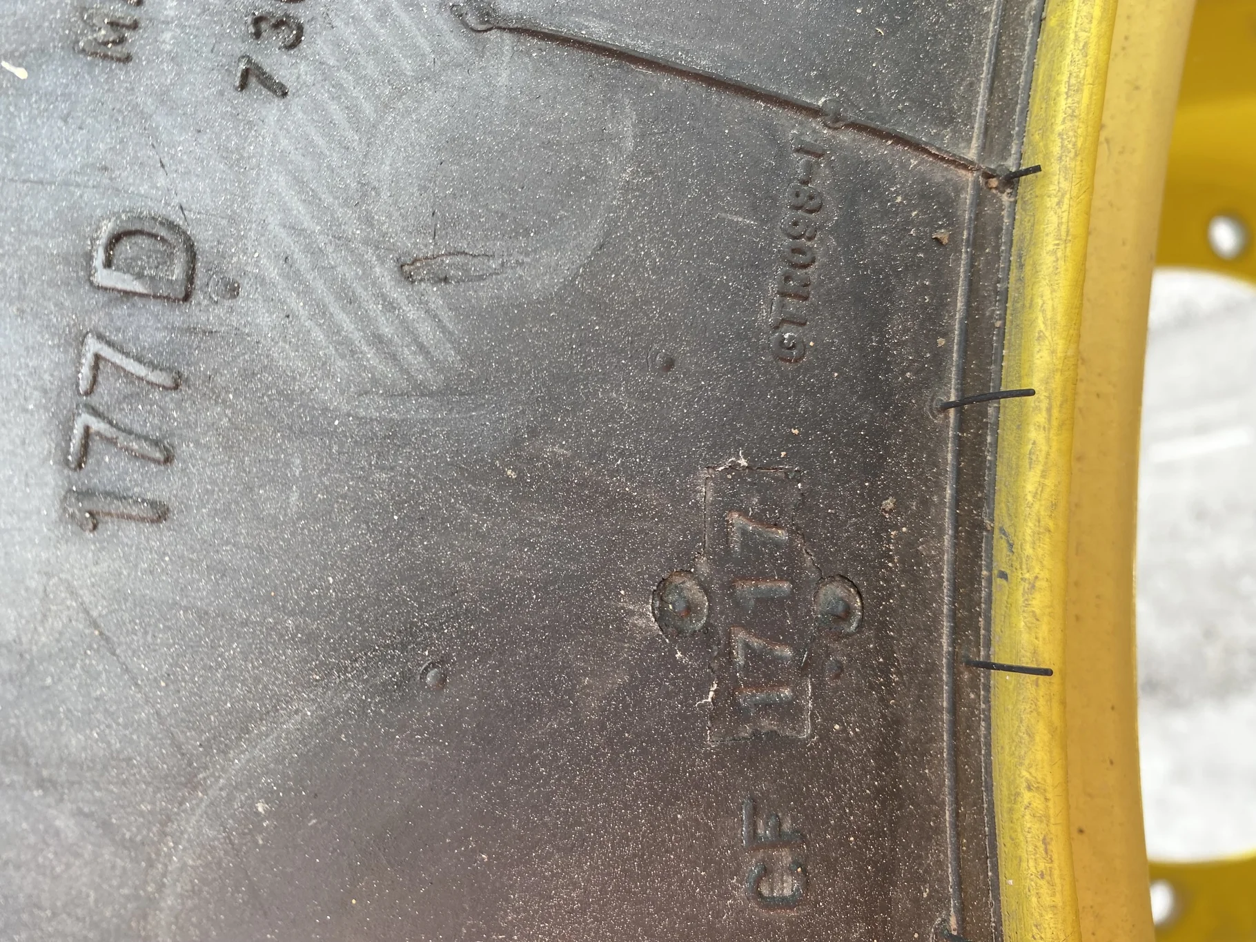 Used 85% LSW 710/60R30 Goodyear Super Traction Radial (177D) mounted on 25 x 30 JD Yellow 12 B image 4