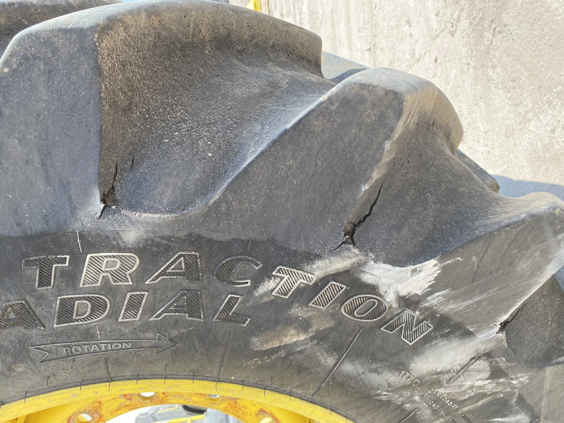 Used 85% LSW 710/60R30 Goodyear Super Traction Radial (177D) mounted on 25 x 30 JD Yellow 12 B image 8