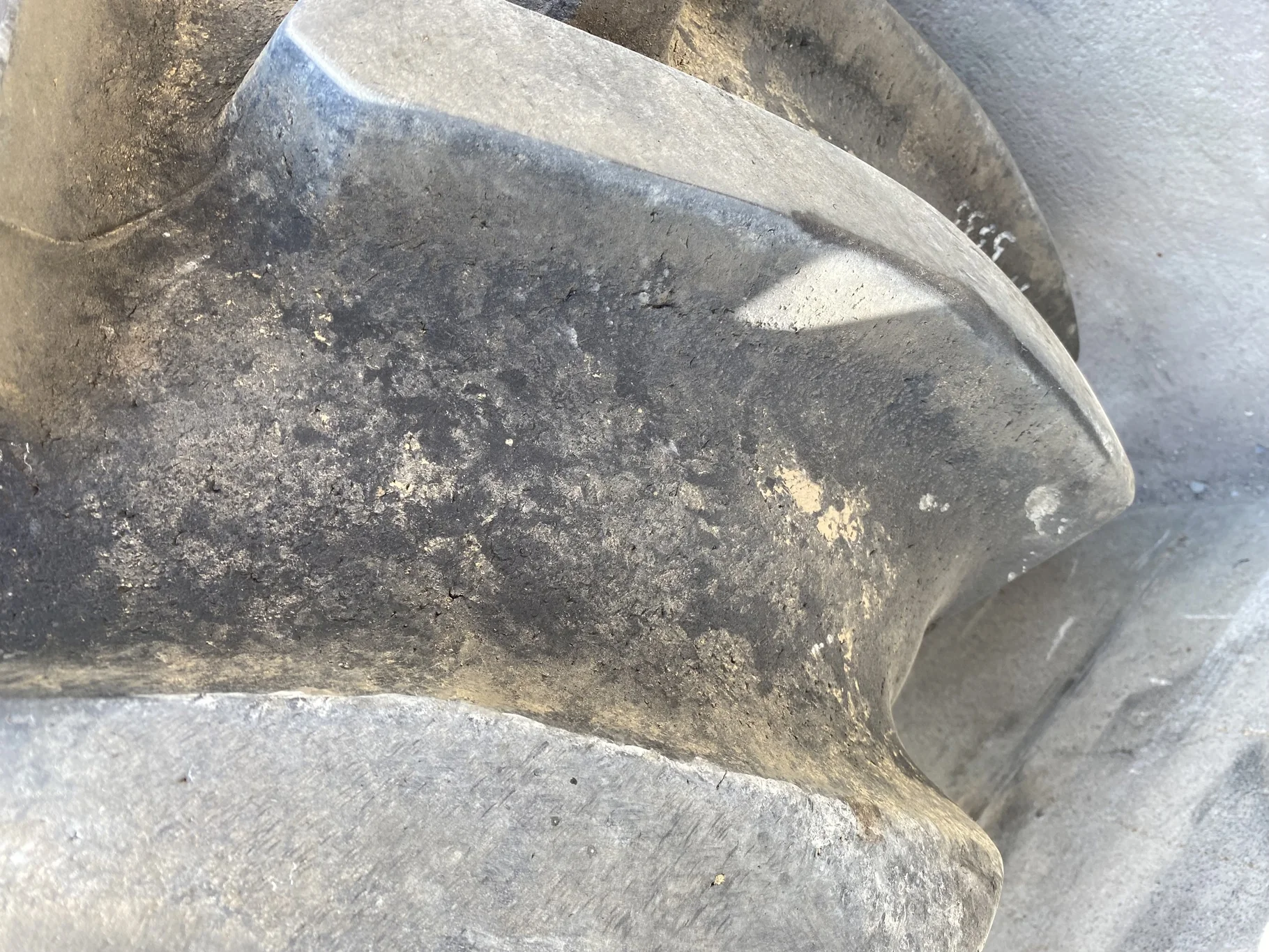 Used 85% LSW 710/60R30 Goodyear Super Traction Radial (177D) mounted on 25 x 30 JD Yellow 12 B image 9