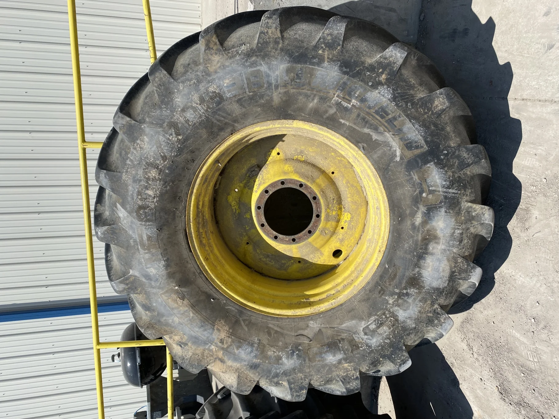 Used 85% IF800/70R38 Michelin AxioBib R-1W 179D TL on a 25 x 38 JD Yellow 10 Bolt Dual Wheel - image 2