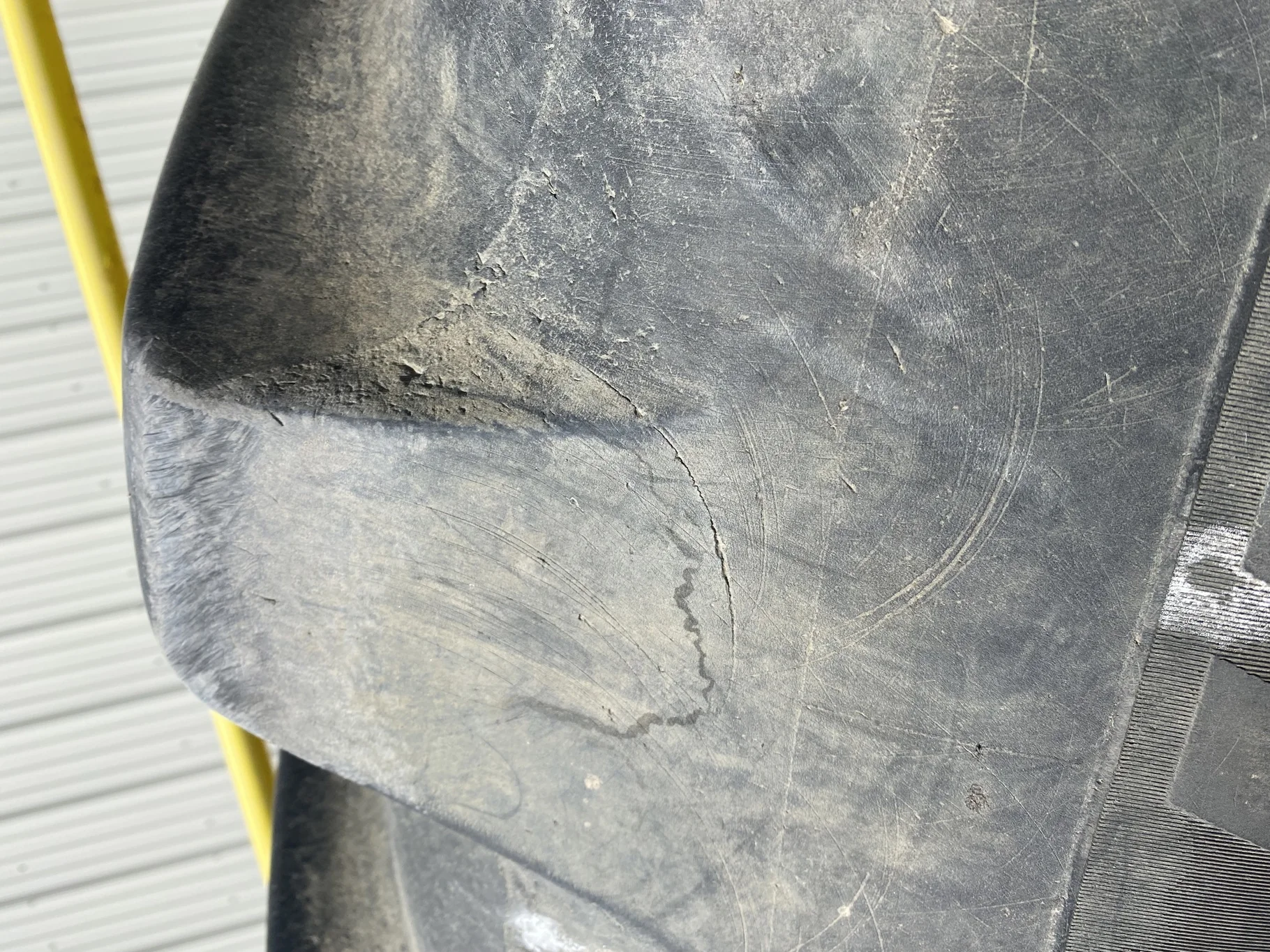 Used 85% IF800/70R38 Michelin AxioBib R-1W 179D TL on a 25 x 38 JD Yellow 10 Bolt Dual Wheel - image 7