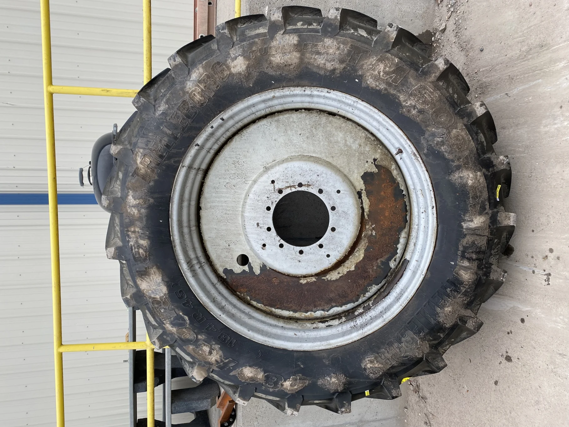 Used 90% 480/80R46 Trelleborg TM600 R-1W 158A8 TL on a 16 x 46 10 Bolt Dual Wheel JD YELLOW 10-13.19 image 3