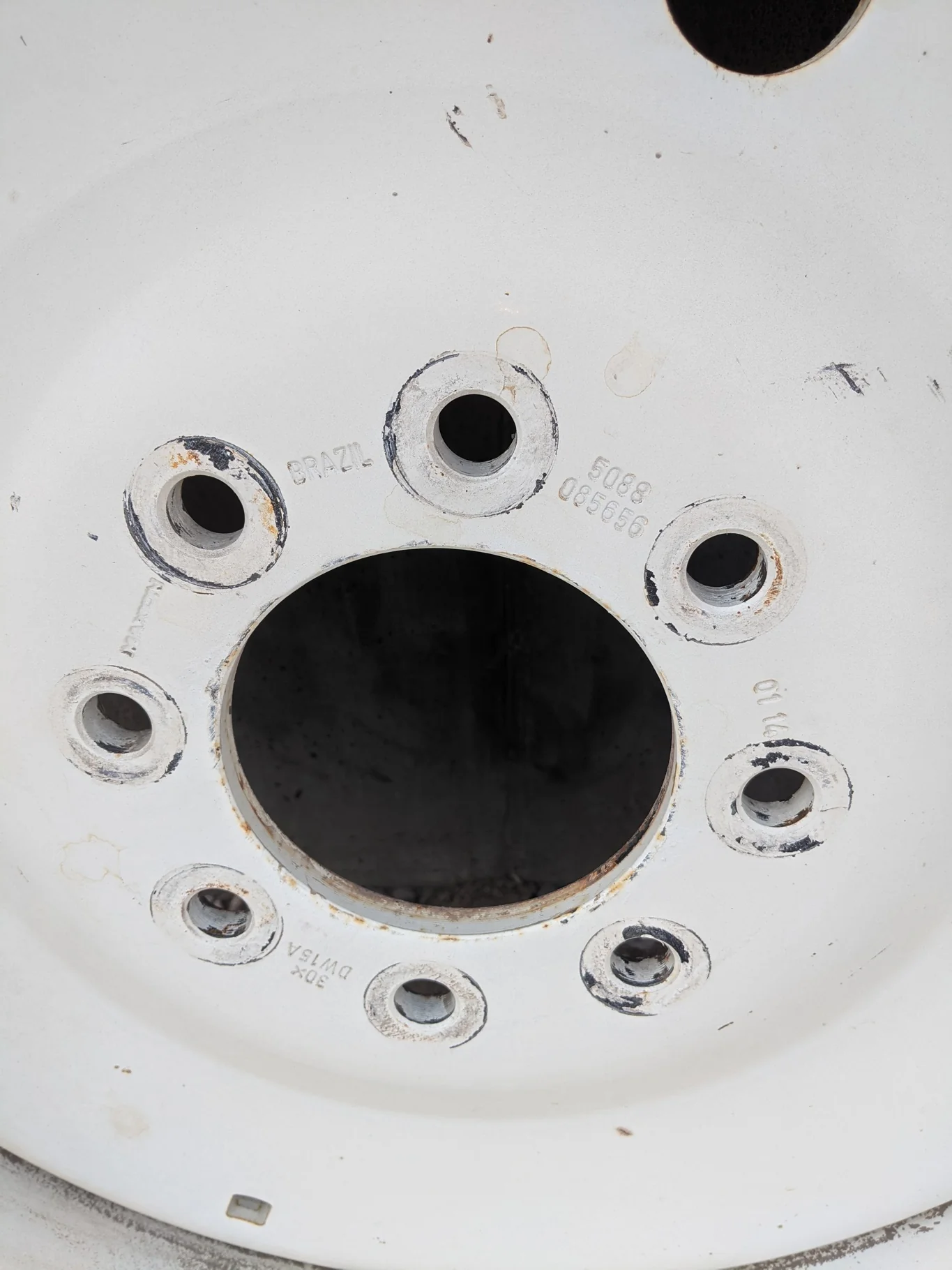 Used 90% 18.4-30 Firestone Super All Traction II 23 R-1 D(10Ply) TL on 15 x 30 NH White Formed Rim - image 3