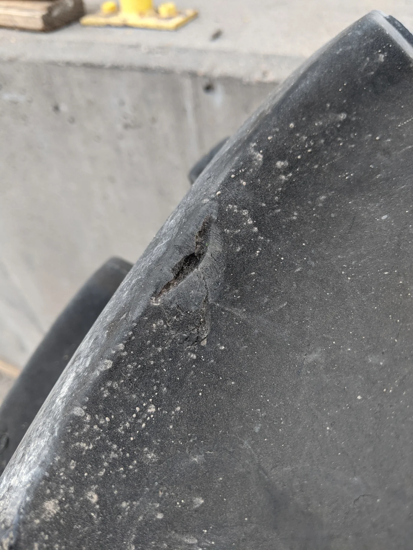 Used 90% 18.4-30 Firestone Super All Traction II 23 R-1 D(10Ply) TL on 15 x 30 NH White Formed Rim - image 7